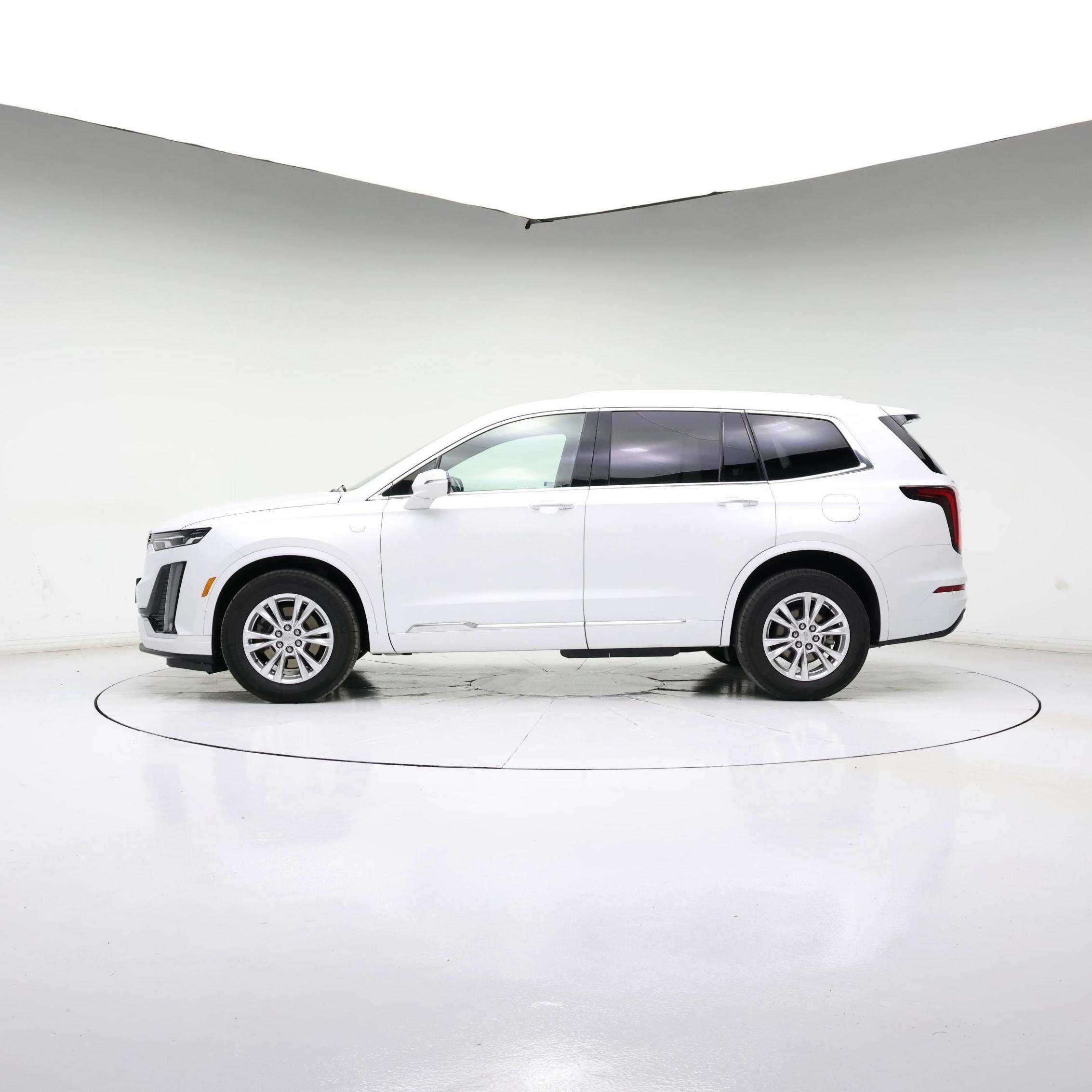 Thumbnail: 2024 Cadillac XT6 - 3