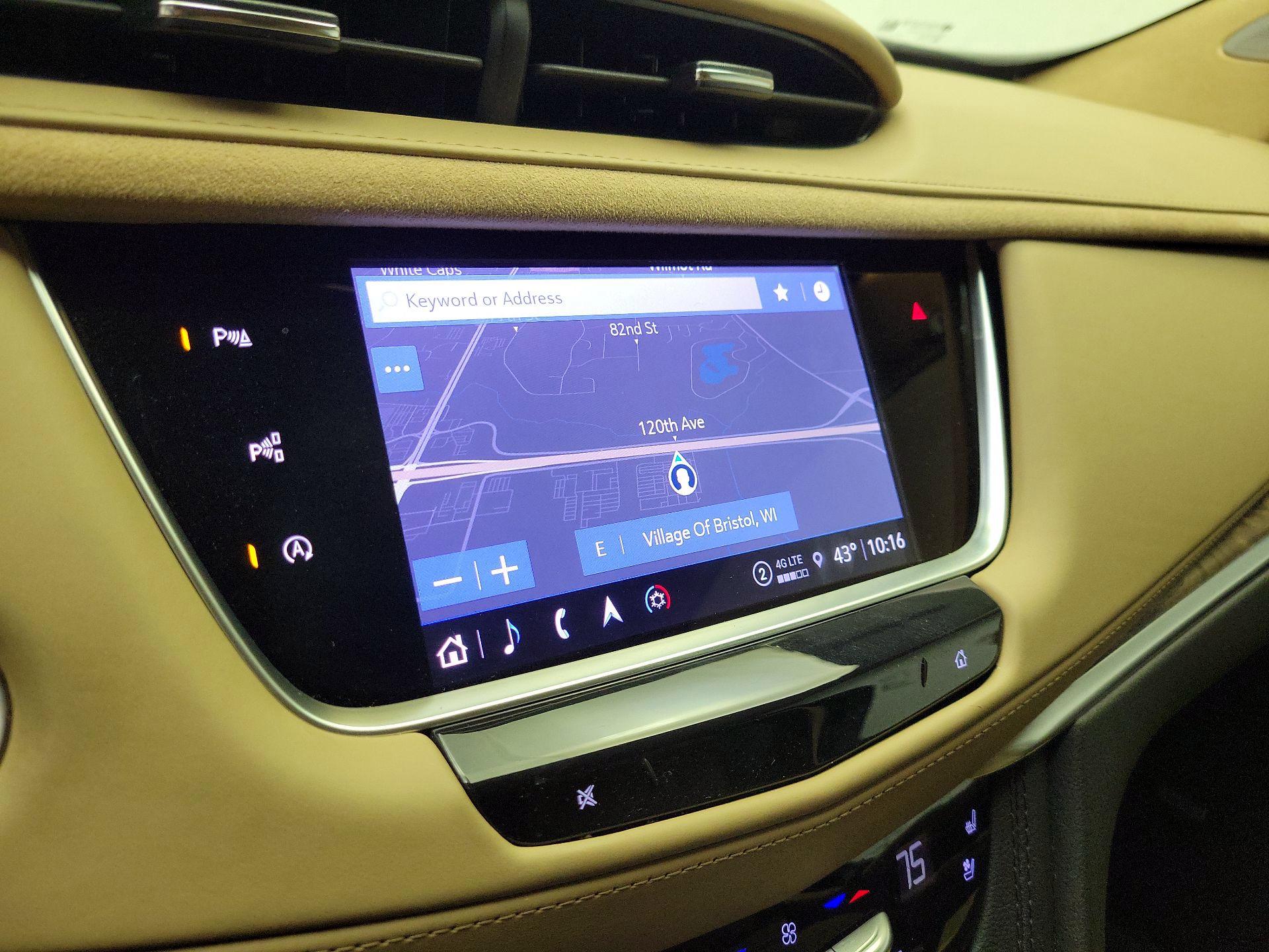 Thumbnail: 2023 Cadillac XT5 - 13