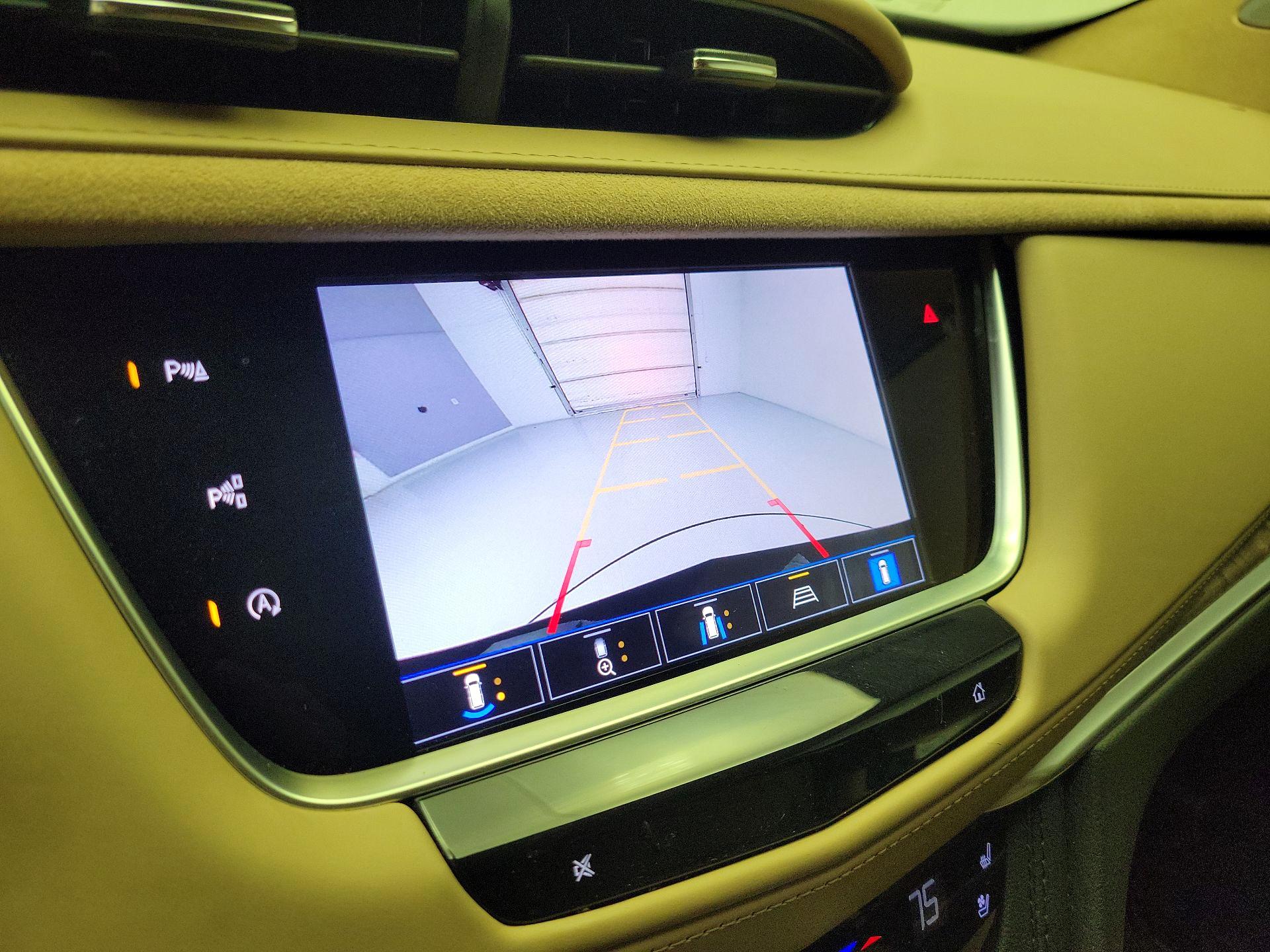 Thumbnail: 2023 Cadillac XT5 - 14