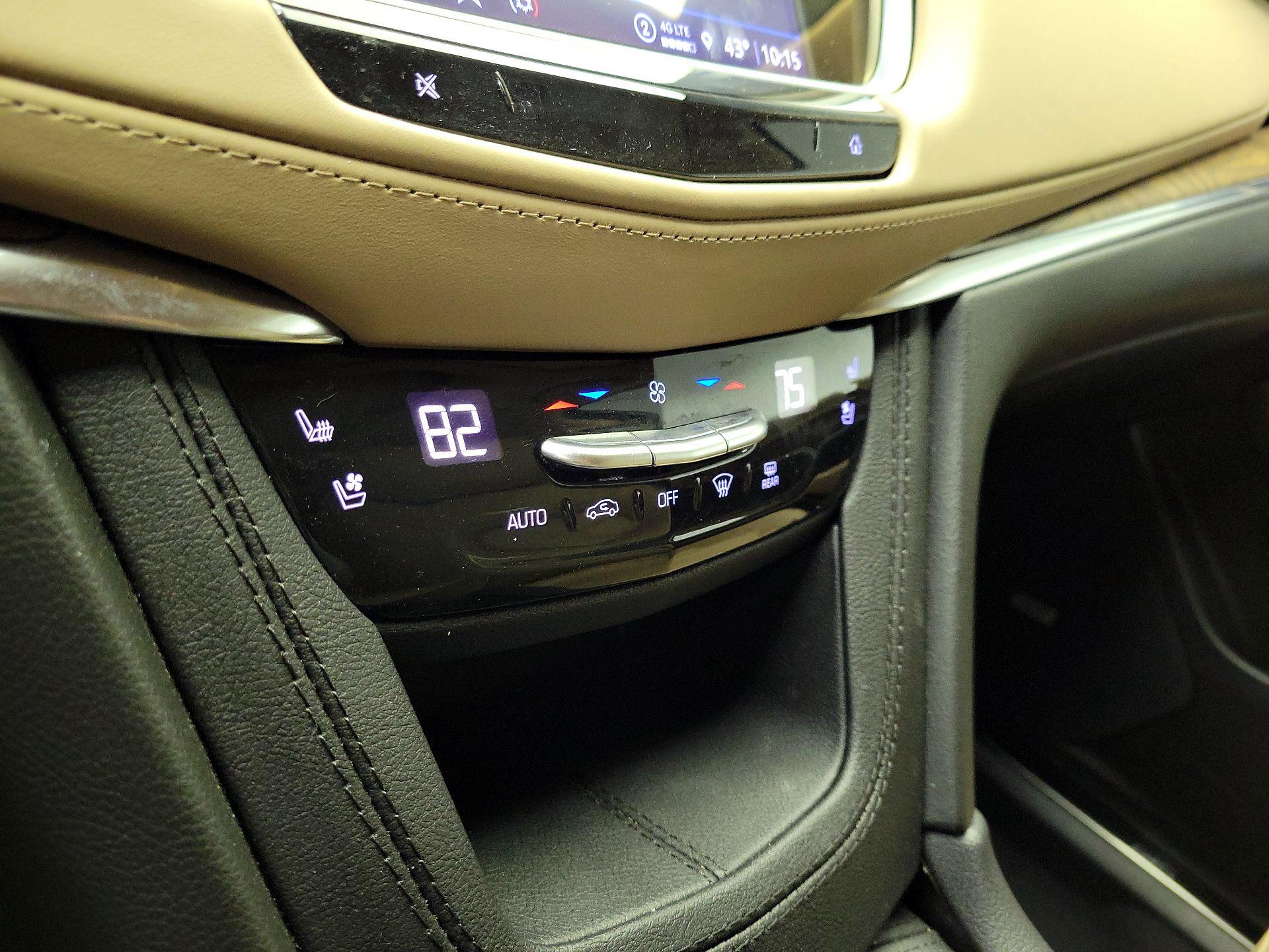 Thumbnail: 2023 Cadillac XT5 - 16