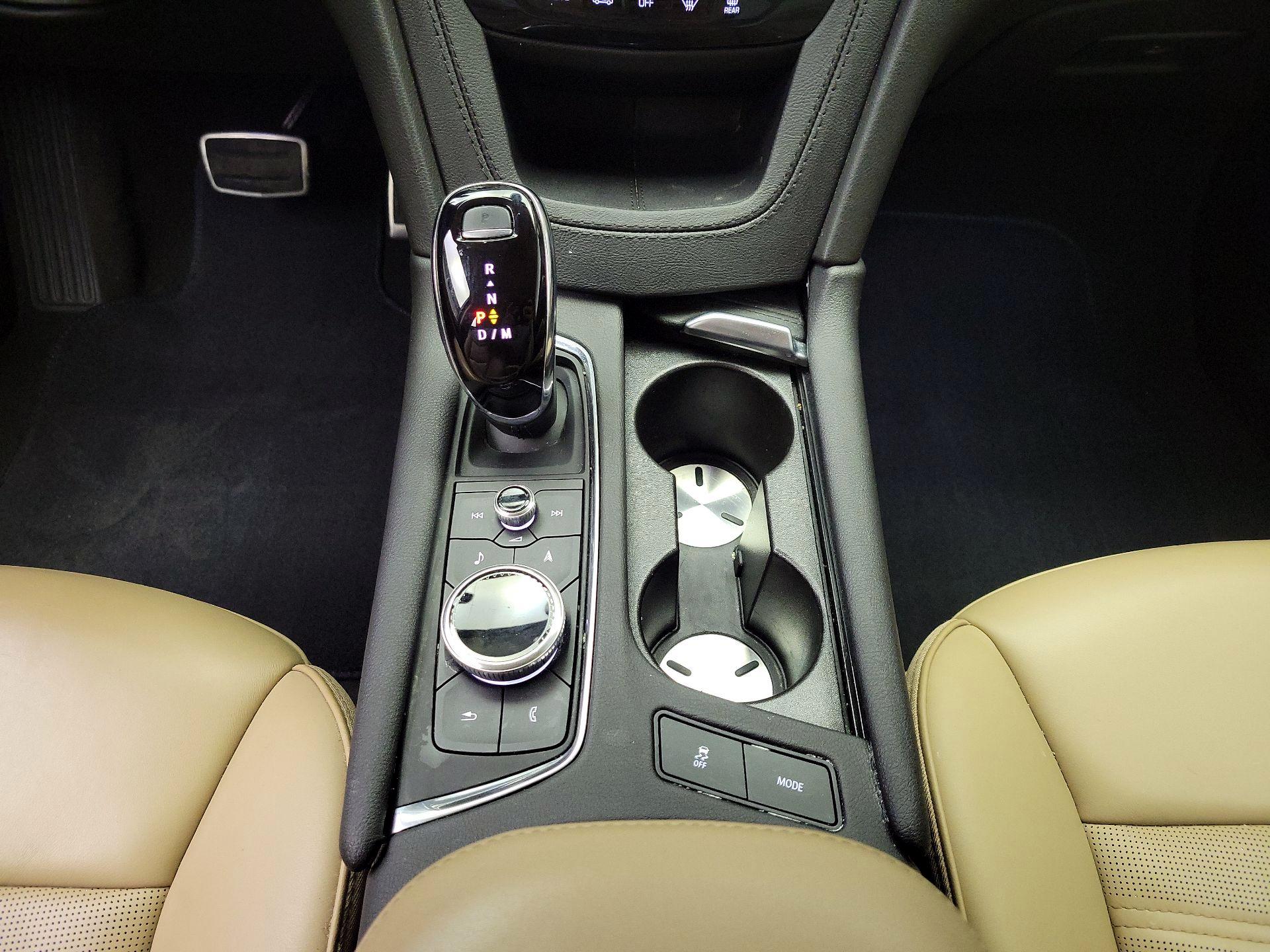 Thumbnail: 2023 Cadillac XT5 - 17