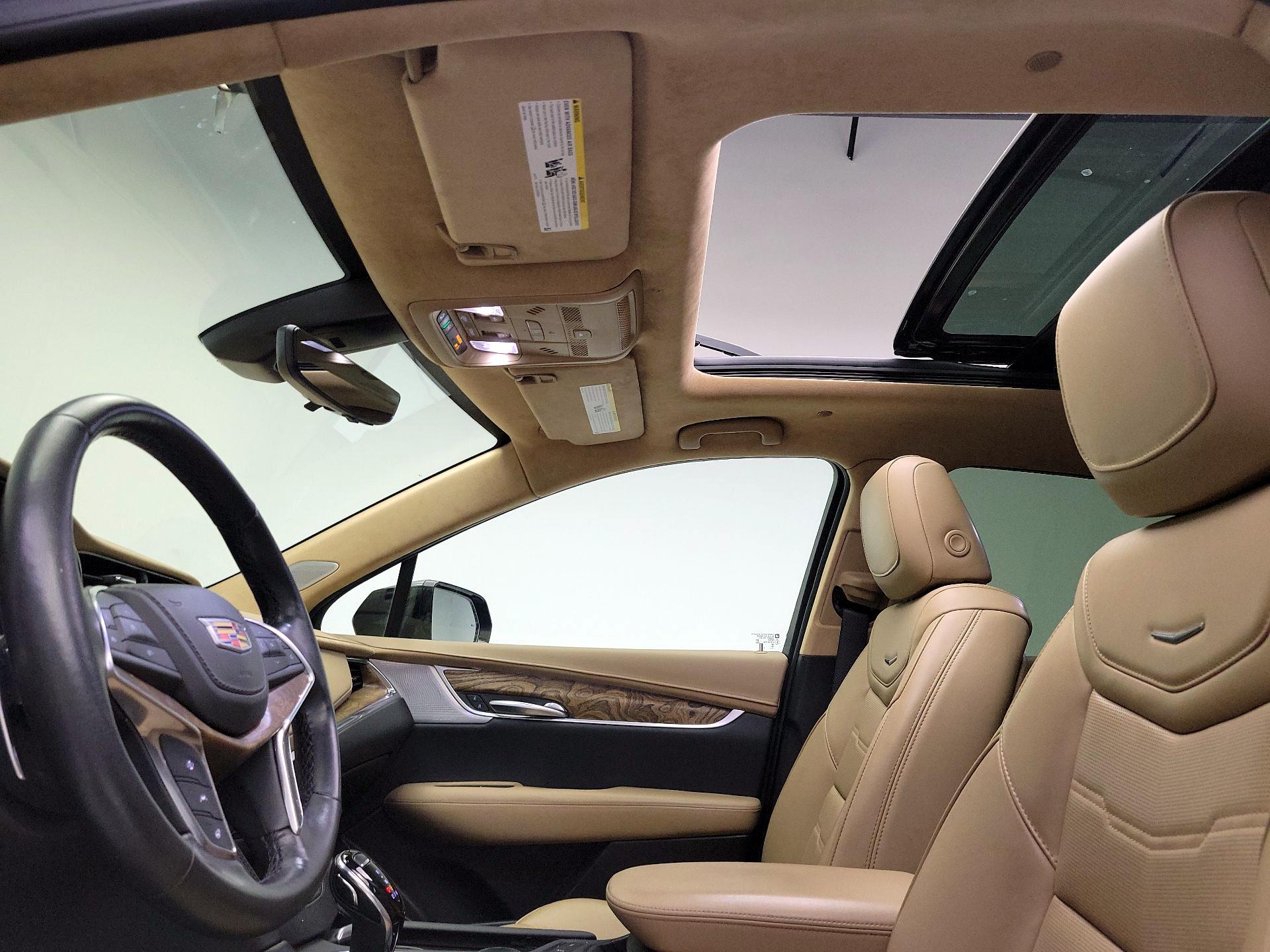 Thumbnail: 2023 Cadillac XT5 - 19