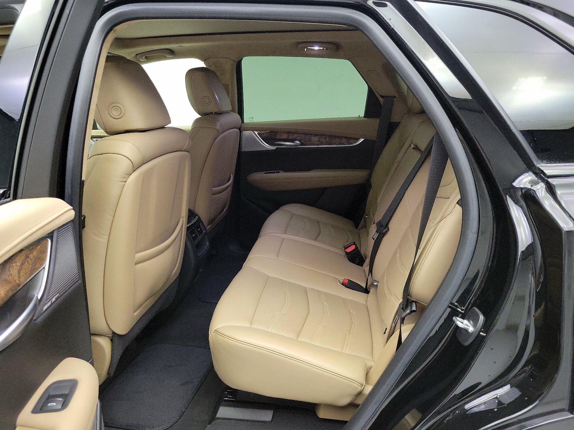 Thumbnail: 2023 Cadillac XT5 - 20