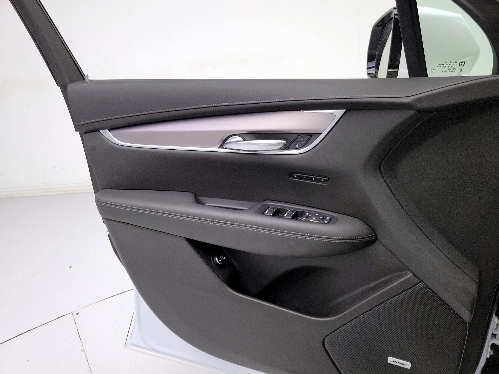 Thumbnail: 2024 Cadillac XT6 - 12