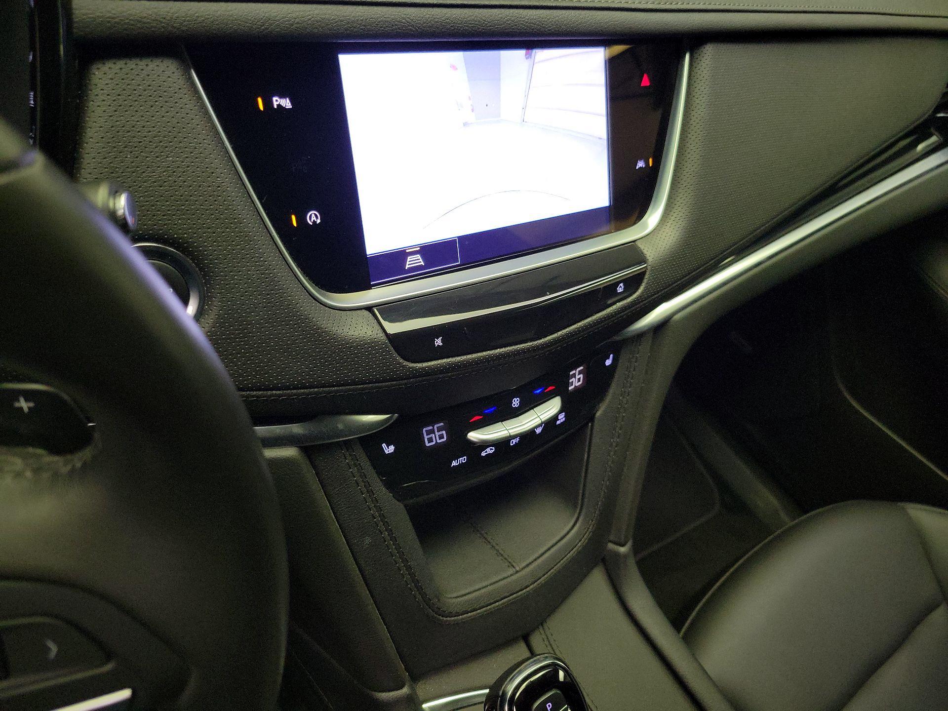 Thumbnail: 2024 Cadillac XT6 - 15