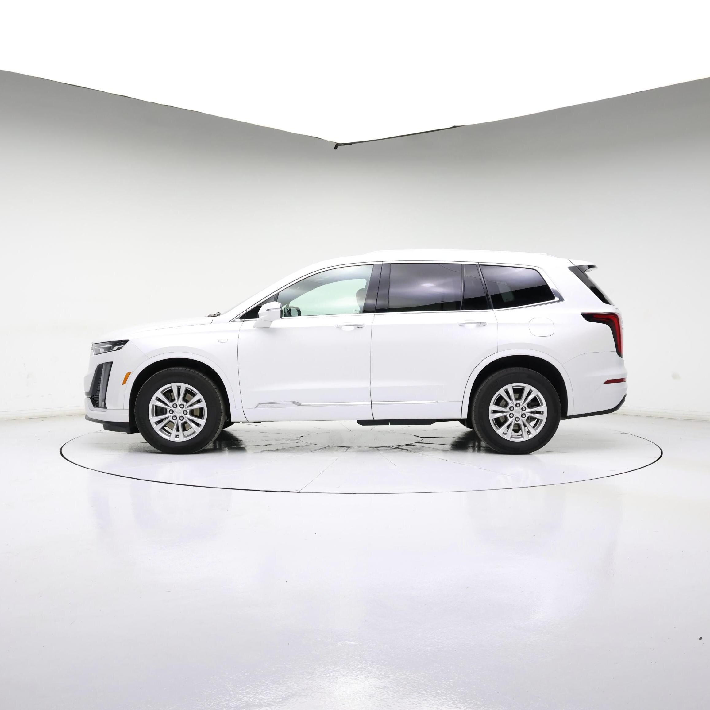 Thumbnail: 2024 Cadillac XT6 - 3