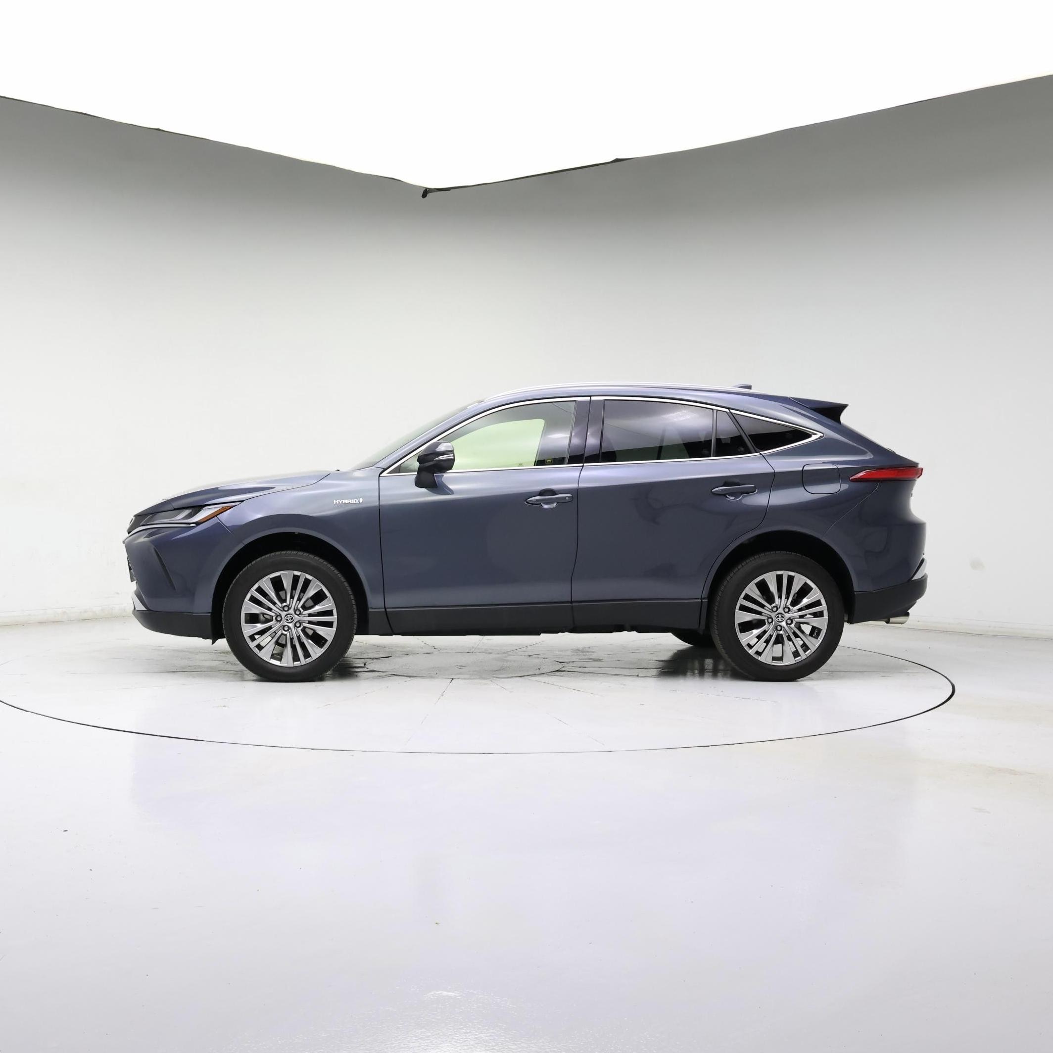 Thumbnail: 2021 Toyota Venza - 3