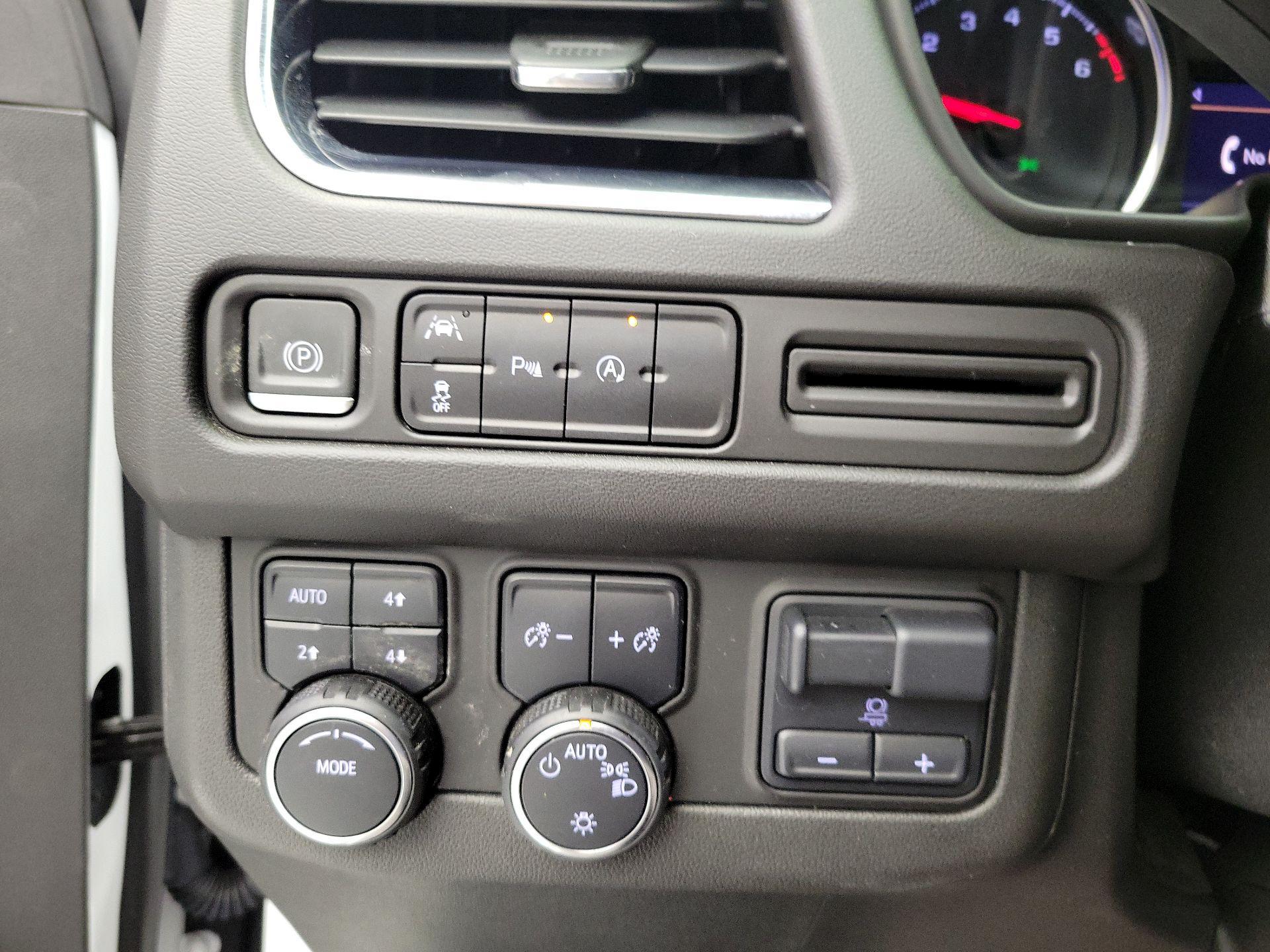 Thumbnail: 2023 Chevrolet Tahoe - 13