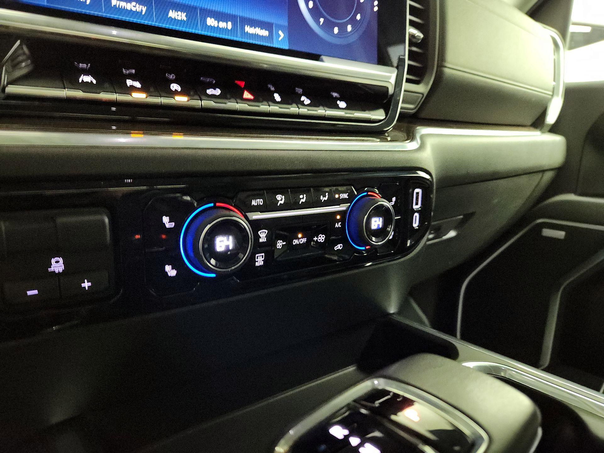 Thumbnail: 2022 Chevrolet Silverado 1500 - 16