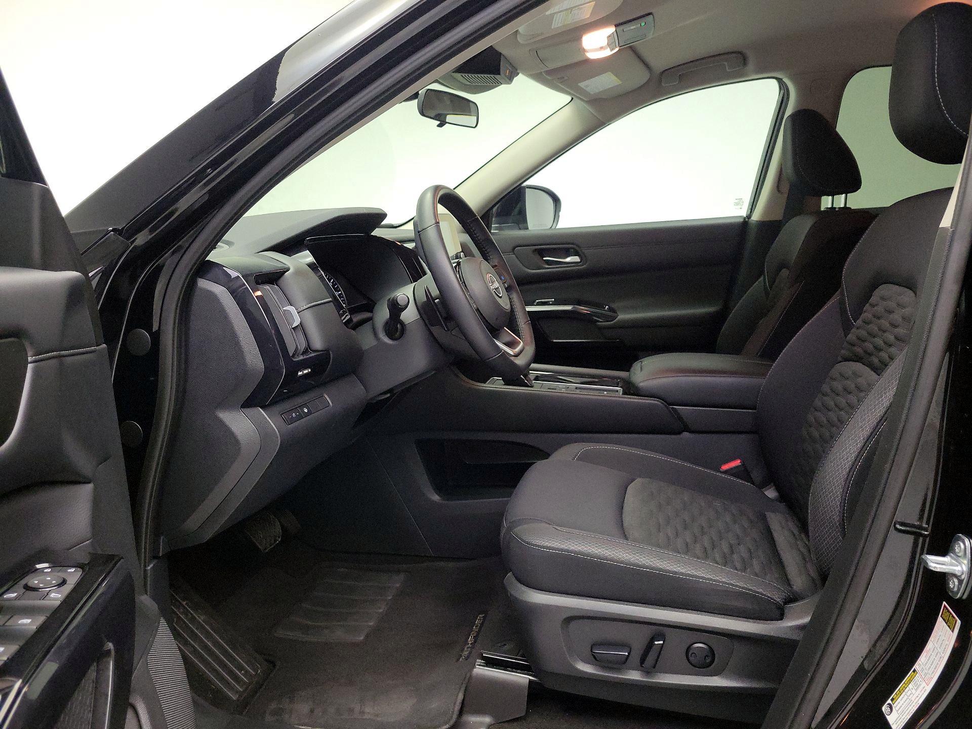 Thumbnail: 2022 Nissan Pathfinder - 11