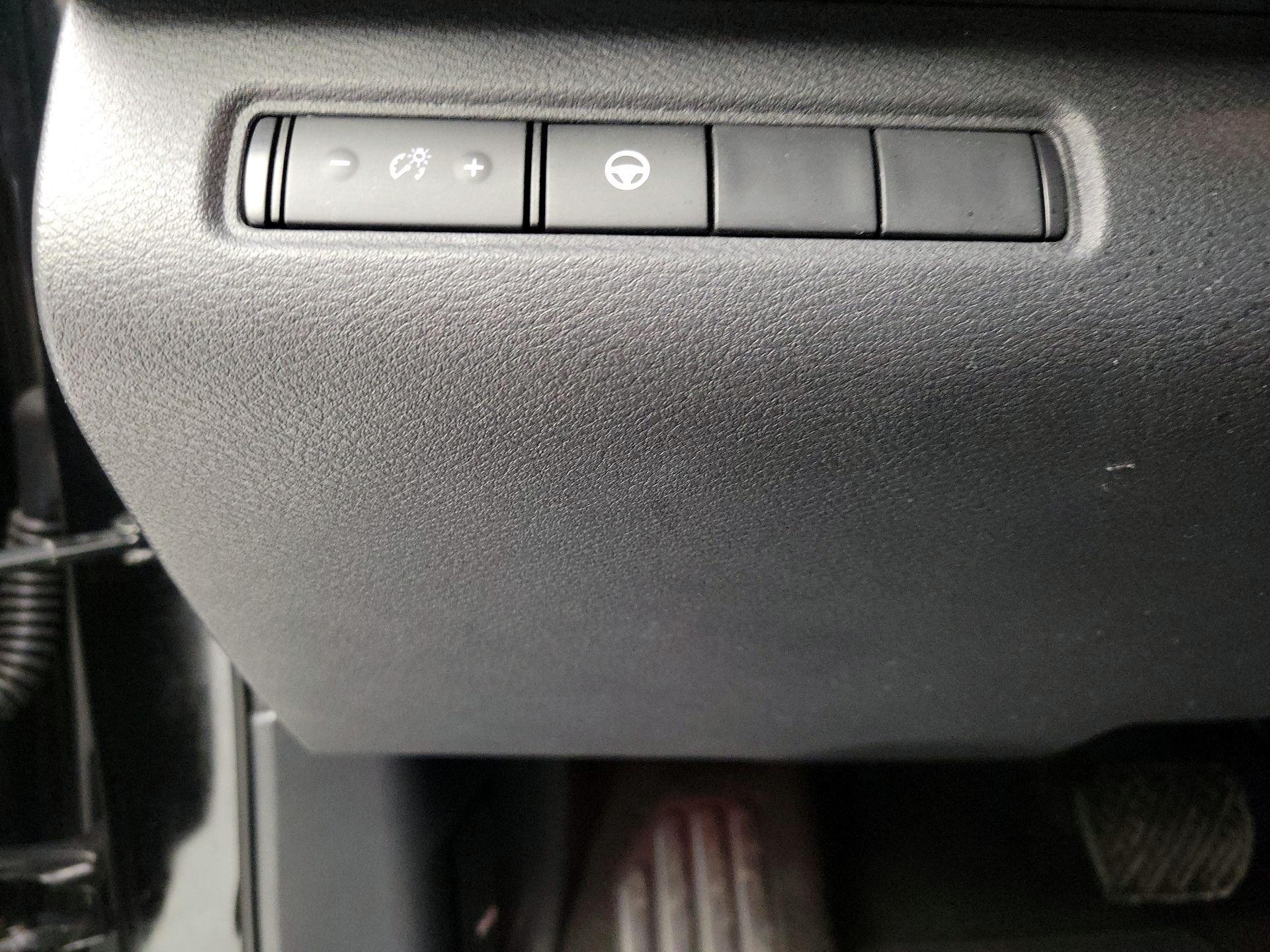 Thumbnail: 2022 Nissan Pathfinder - 13