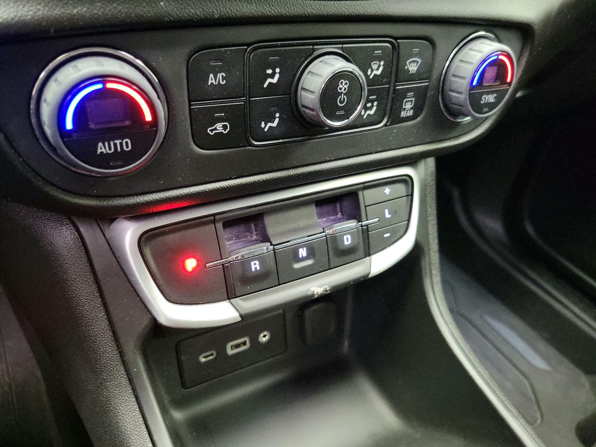 Thumbnail: 2022 GMC Terrain - 16