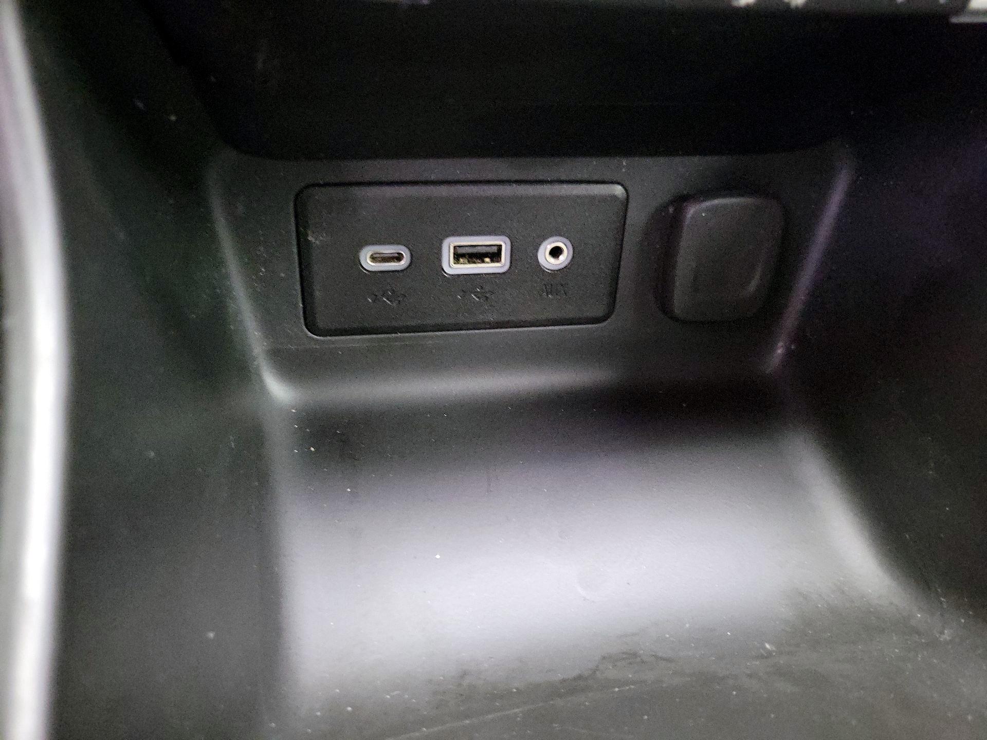 Thumbnail: 2022 GMC Terrain - 18