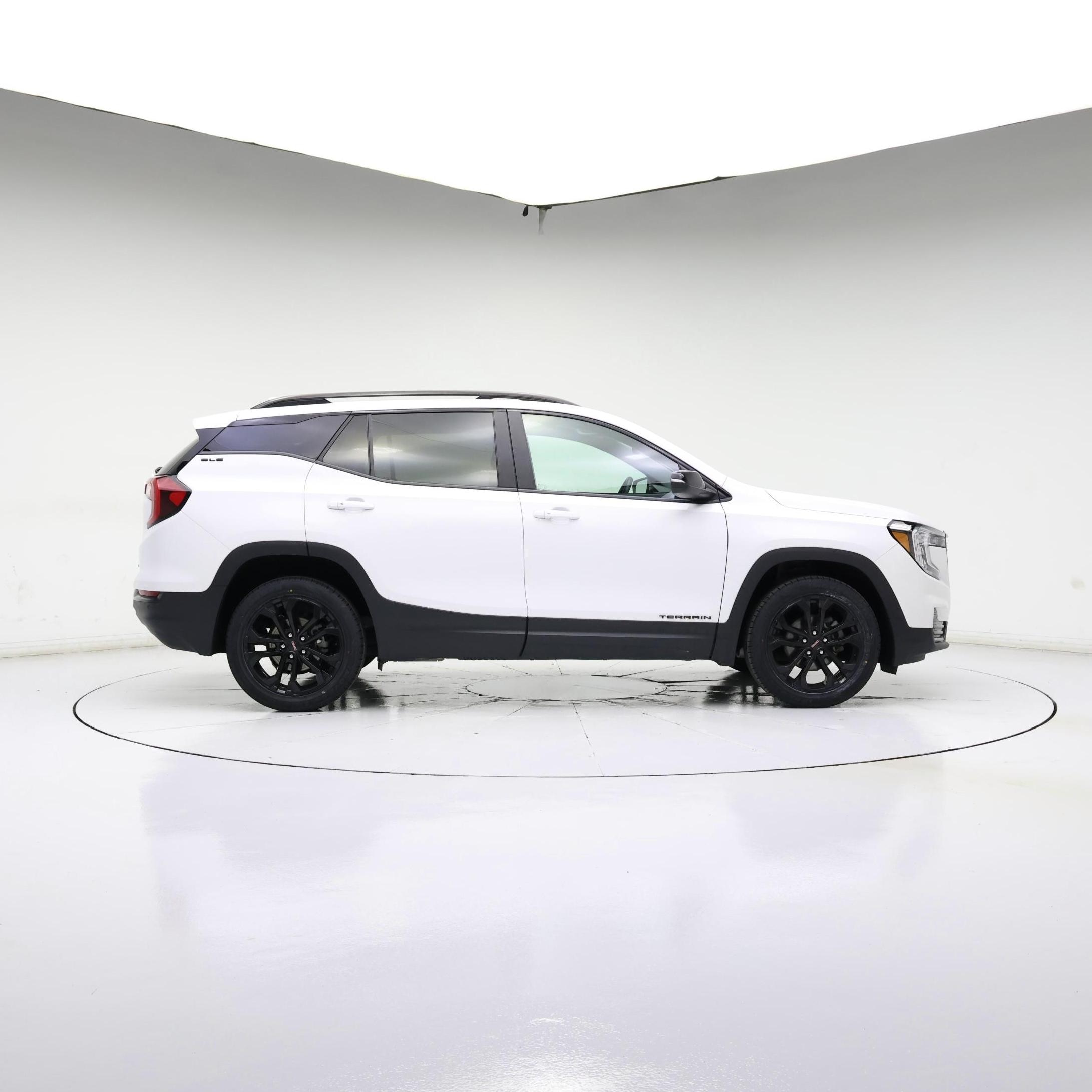 Thumbnail: 2022 GMC Terrain - 3