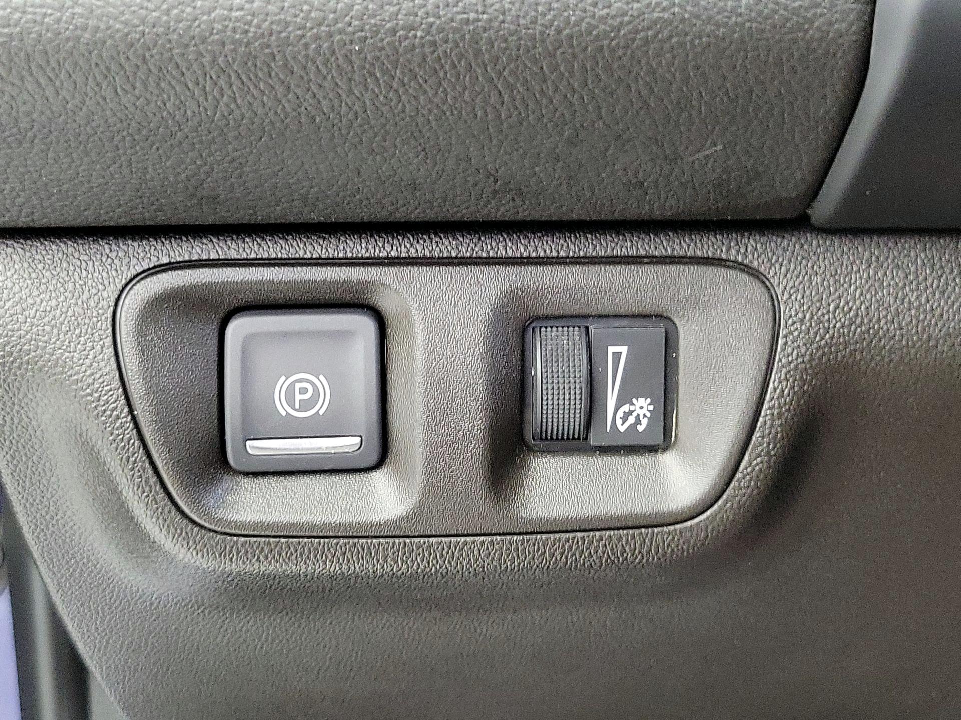 Thumbnail: 2023 GMC Acadia - 13