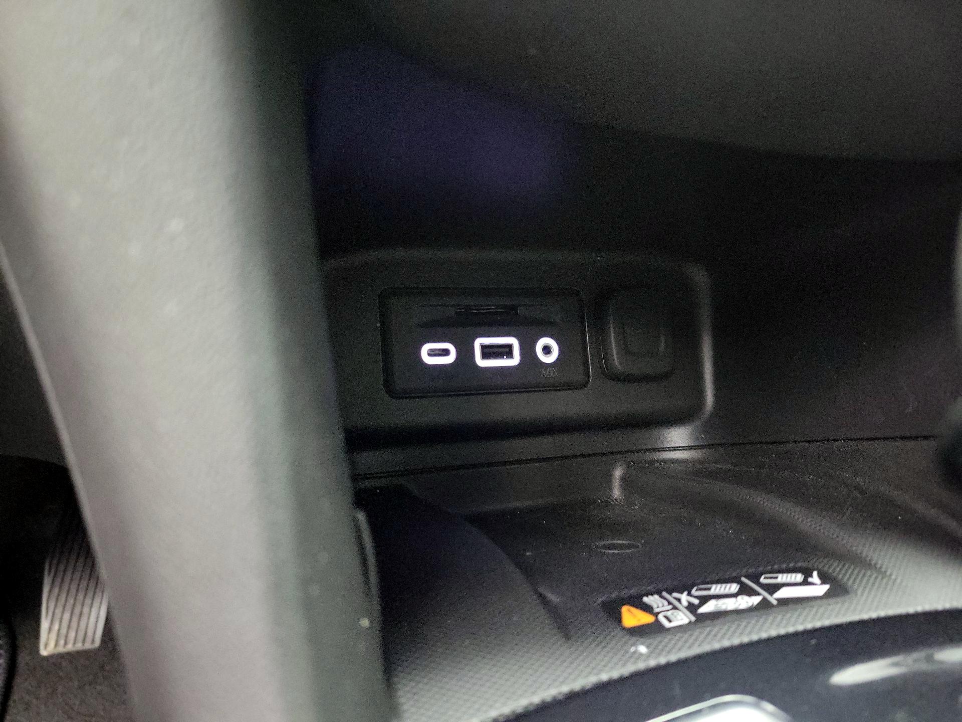 Thumbnail: 2023 Chevrolet Equinox - 18