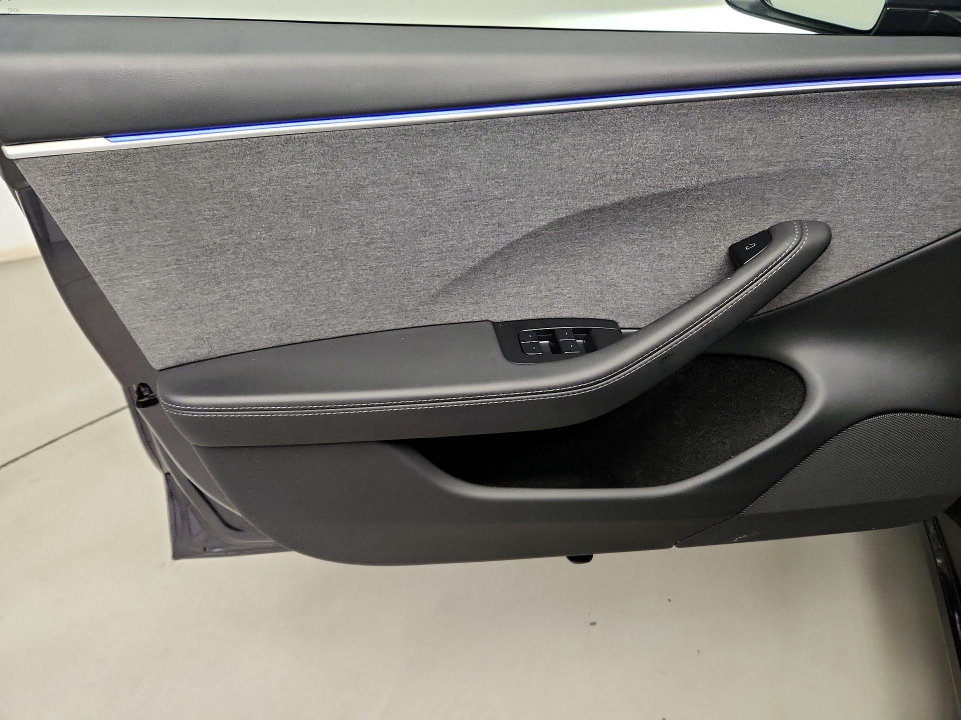 Thumbnail: 2025 Tesla Model 3 - 12