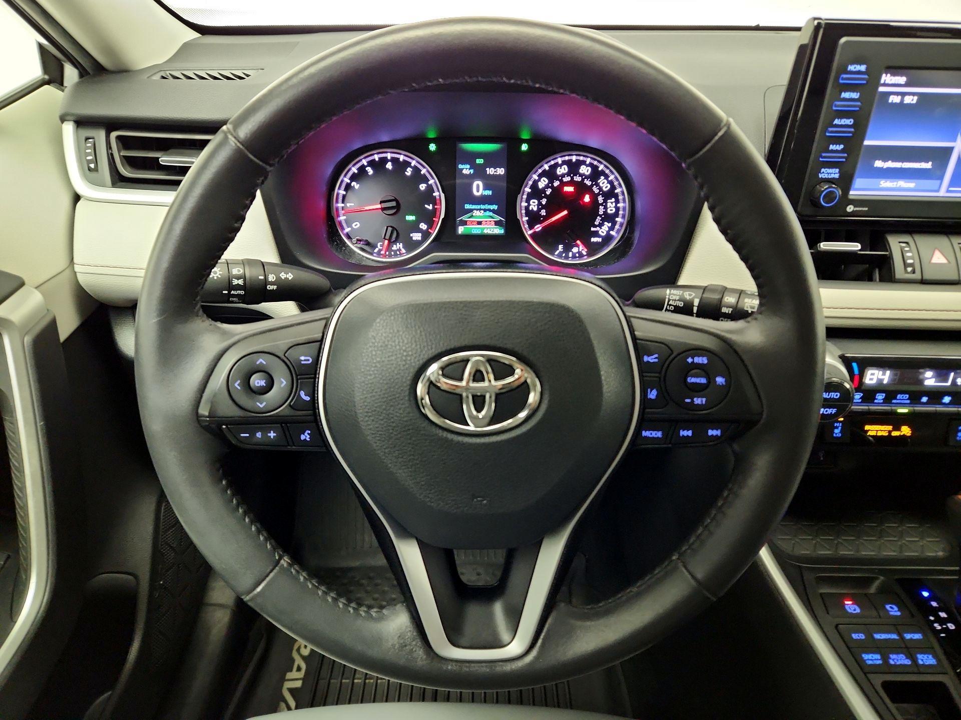Thumbnail: 2020 Toyota RAV4 - 10