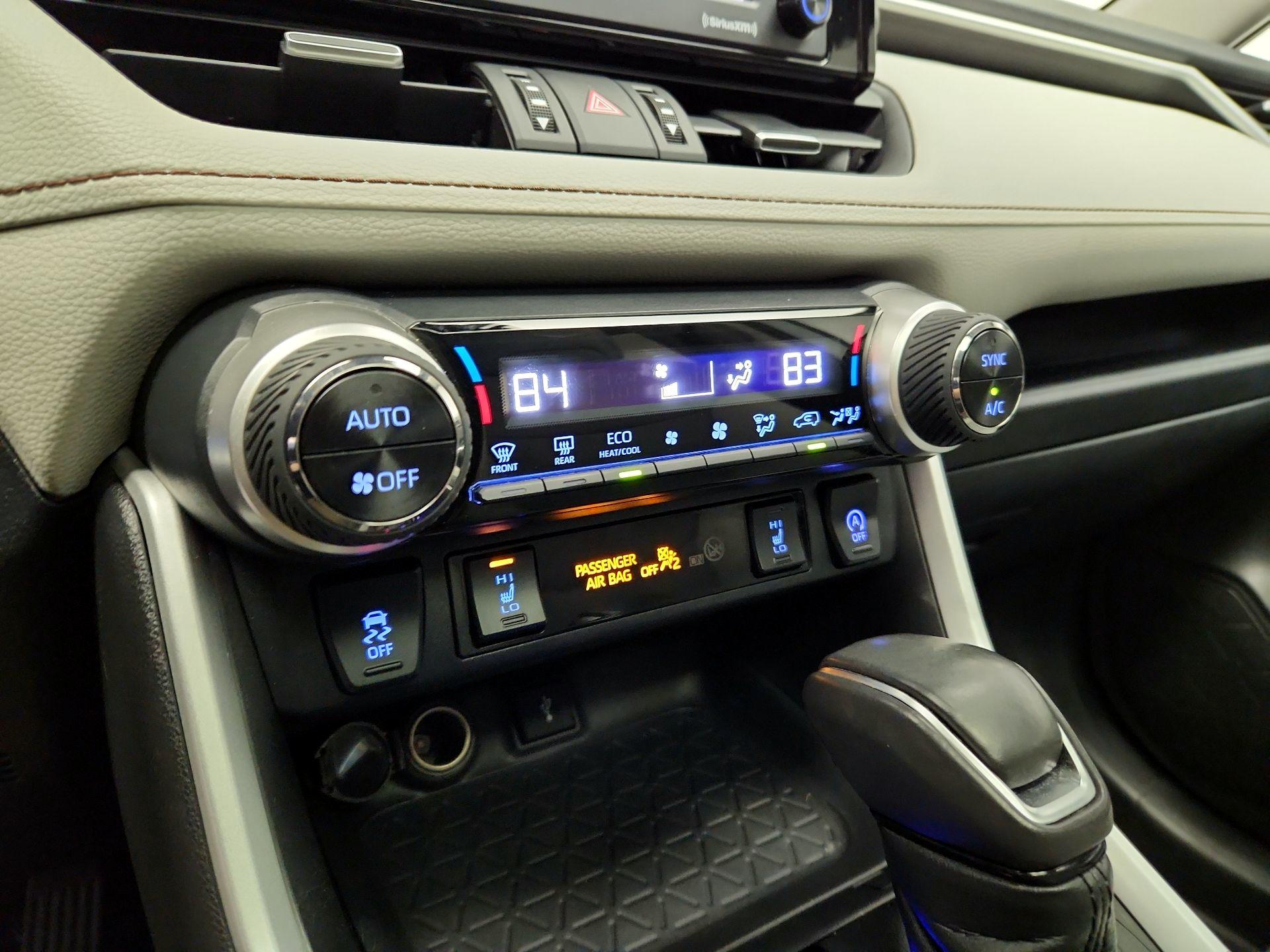 Thumbnail: 2020 Toyota RAV4 - 16