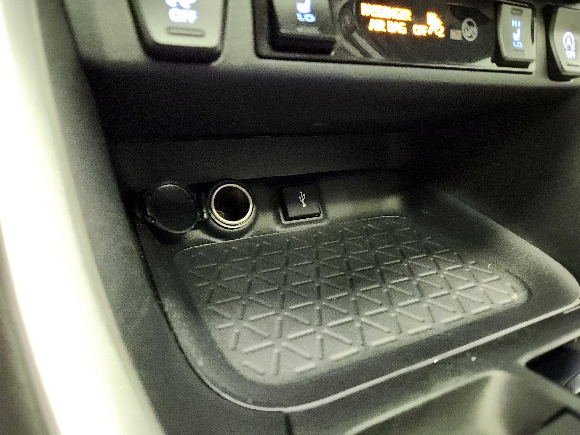 Thumbnail: 2020 Toyota RAV4 - 18