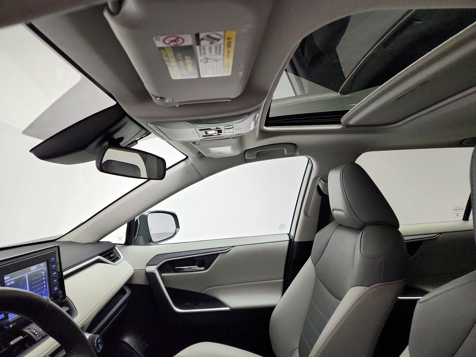 Thumbnail: 2020 Toyota RAV4 - 19