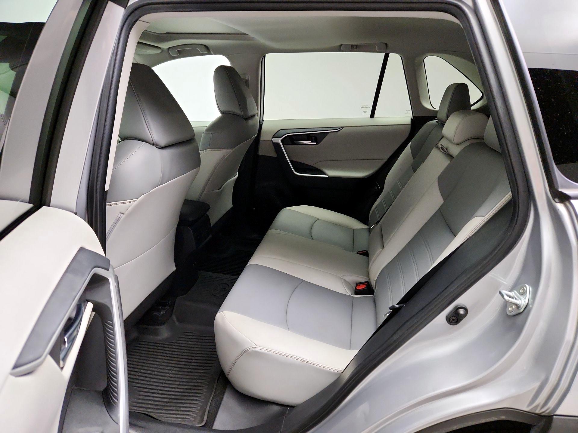 Thumbnail: 2020 Toyota RAV4 - 20