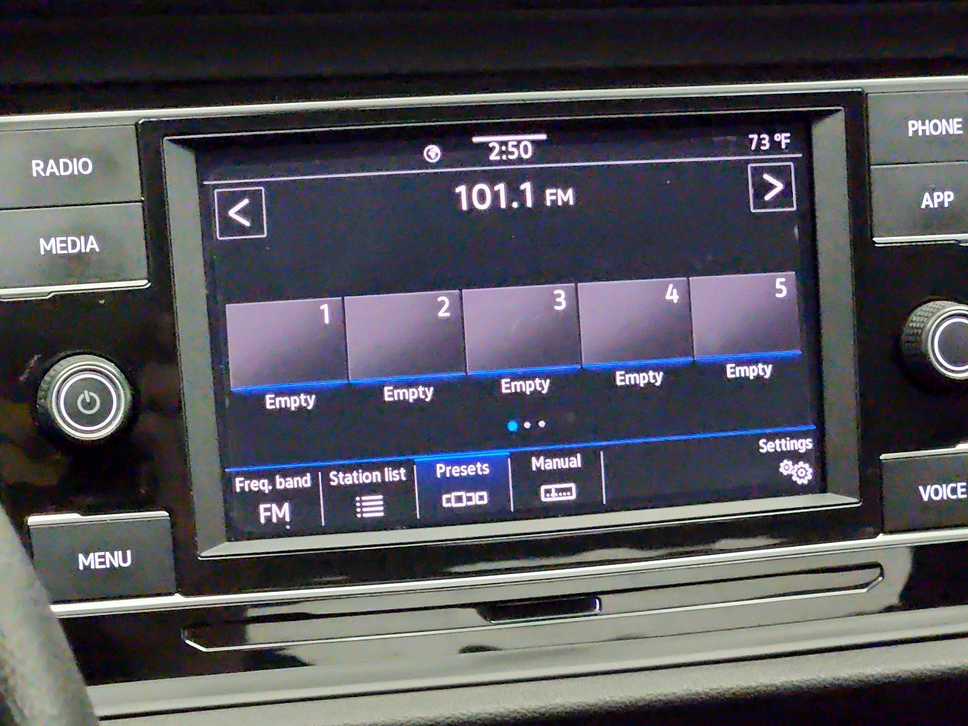 Thumbnail: 2021 Volkswagen Jetta - 15