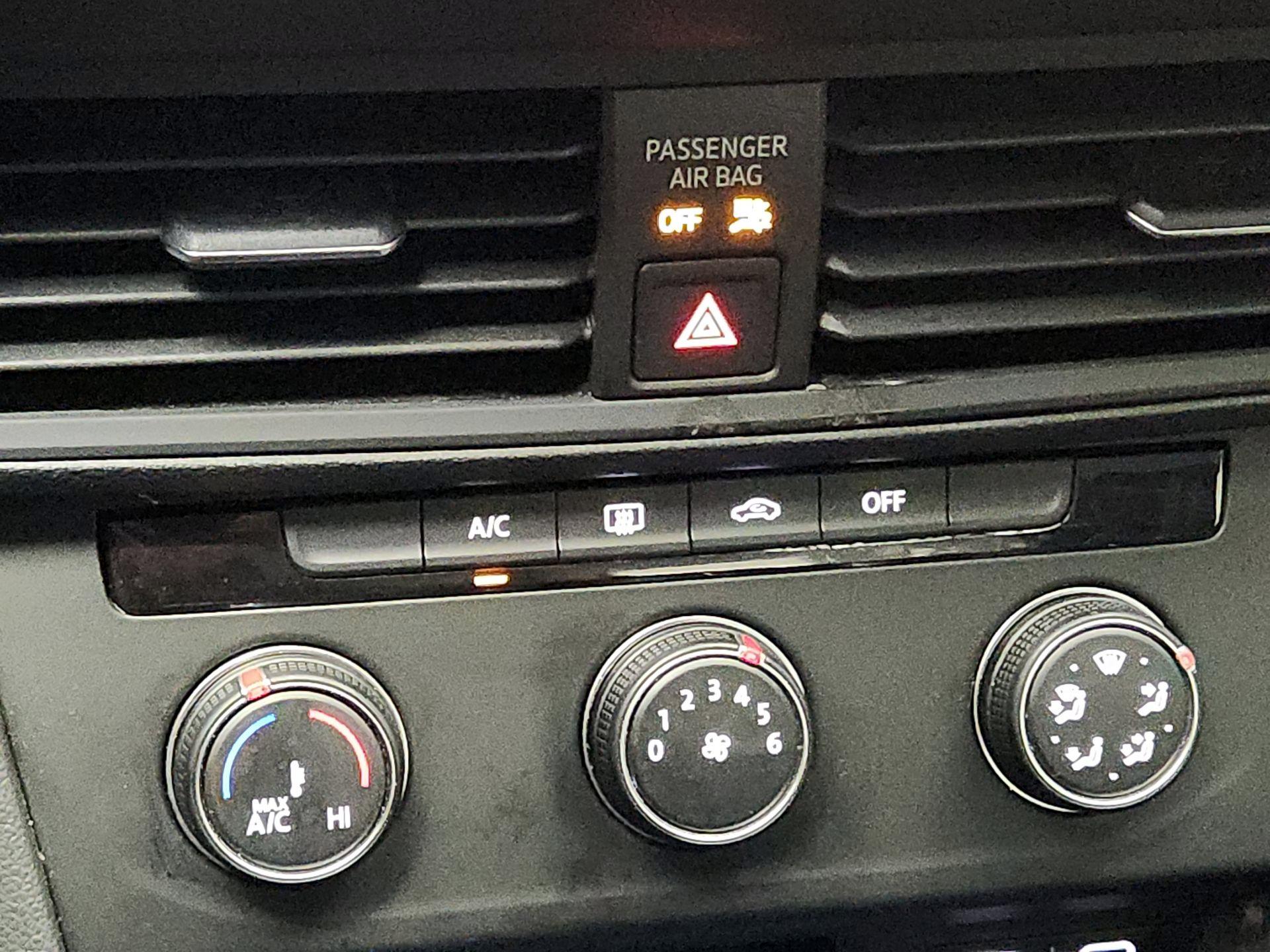 Thumbnail: 2021 Volkswagen Jetta - 16