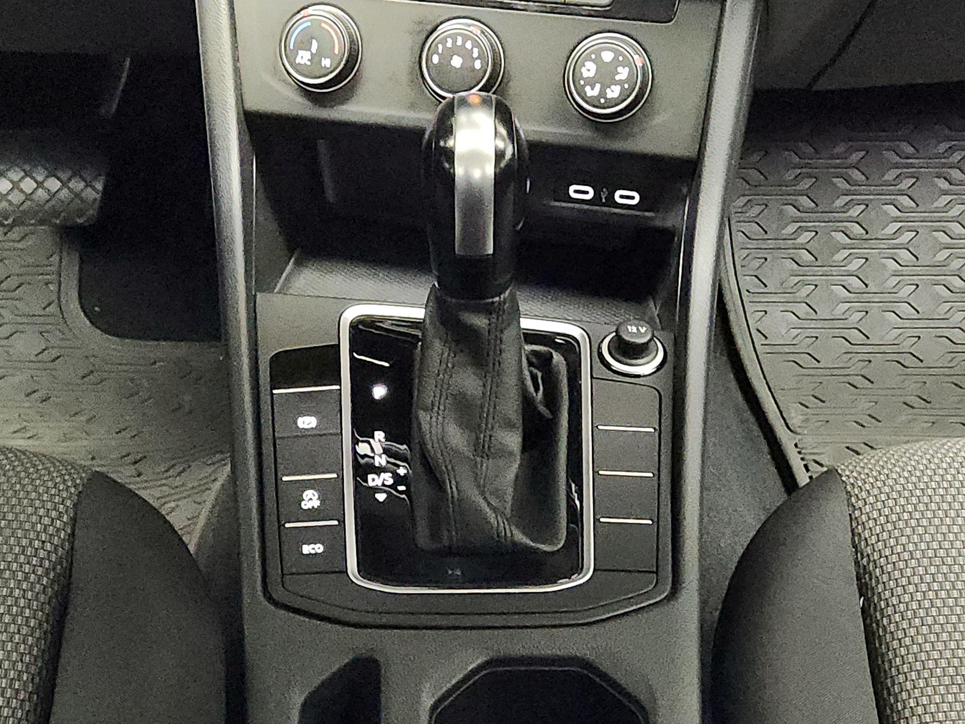 Thumbnail: 2021 Volkswagen Jetta - 17