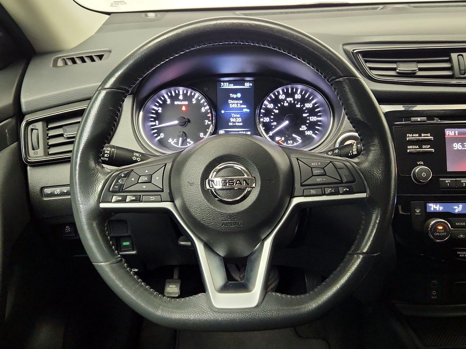 Thumbnail: 2017 Nissan Rogue - 10