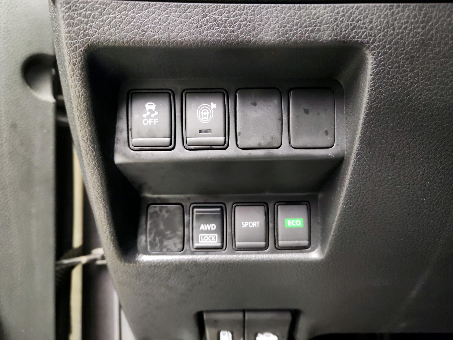 Thumbnail: 2017 Nissan Rogue - 13