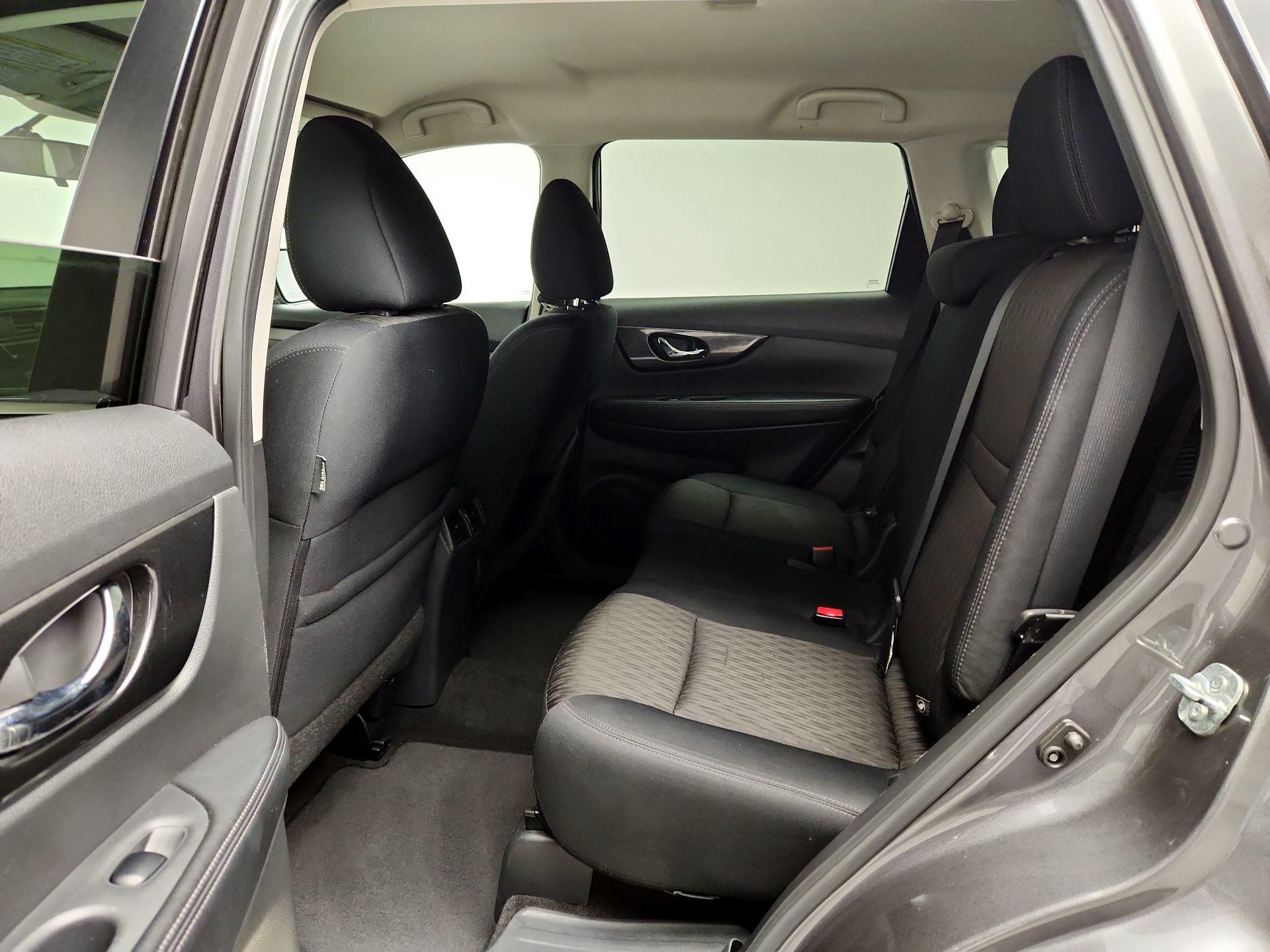 Thumbnail: 2017 Nissan Rogue - 19