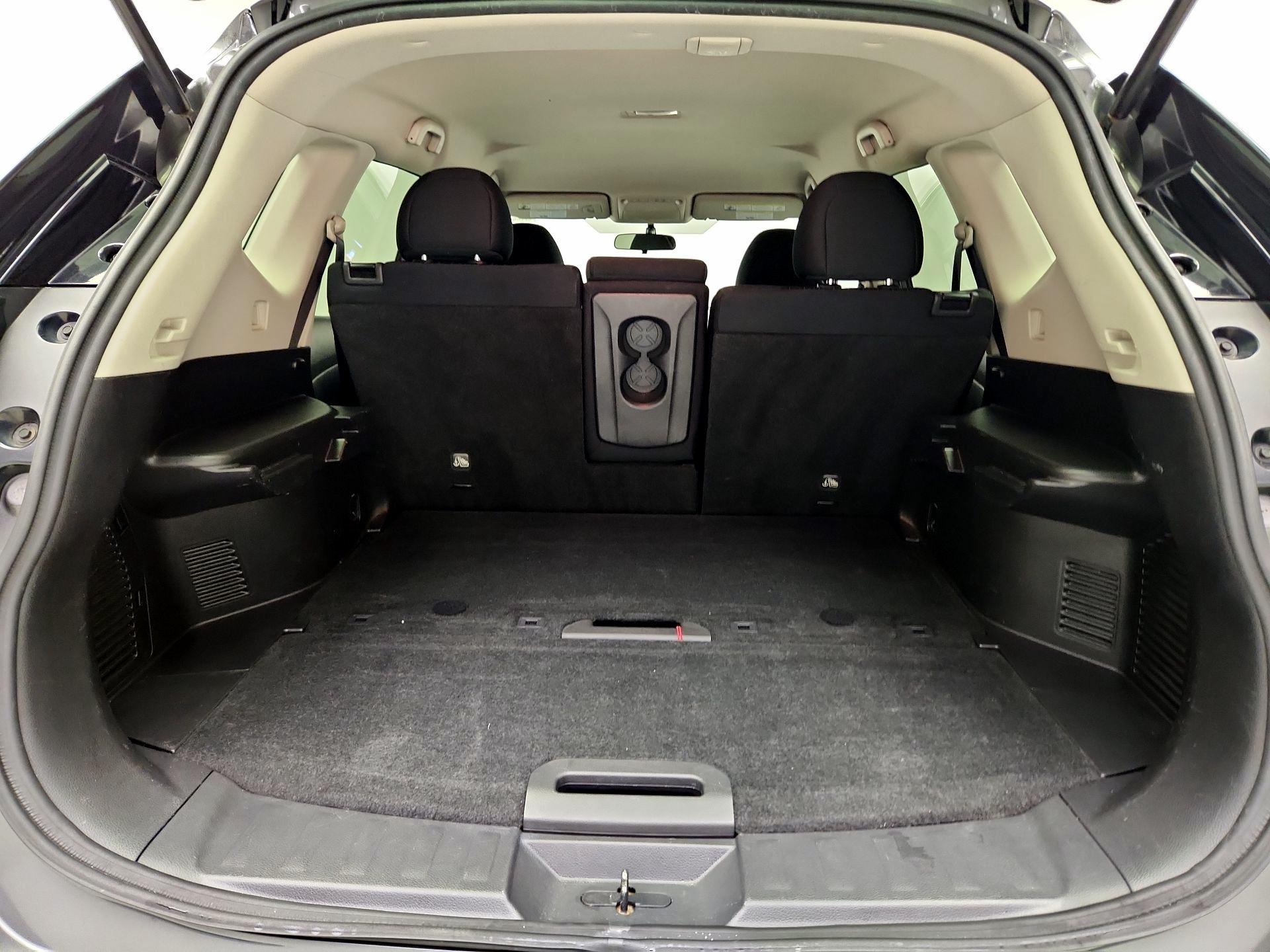 Thumbnail: 2017 Nissan Rogue - 20