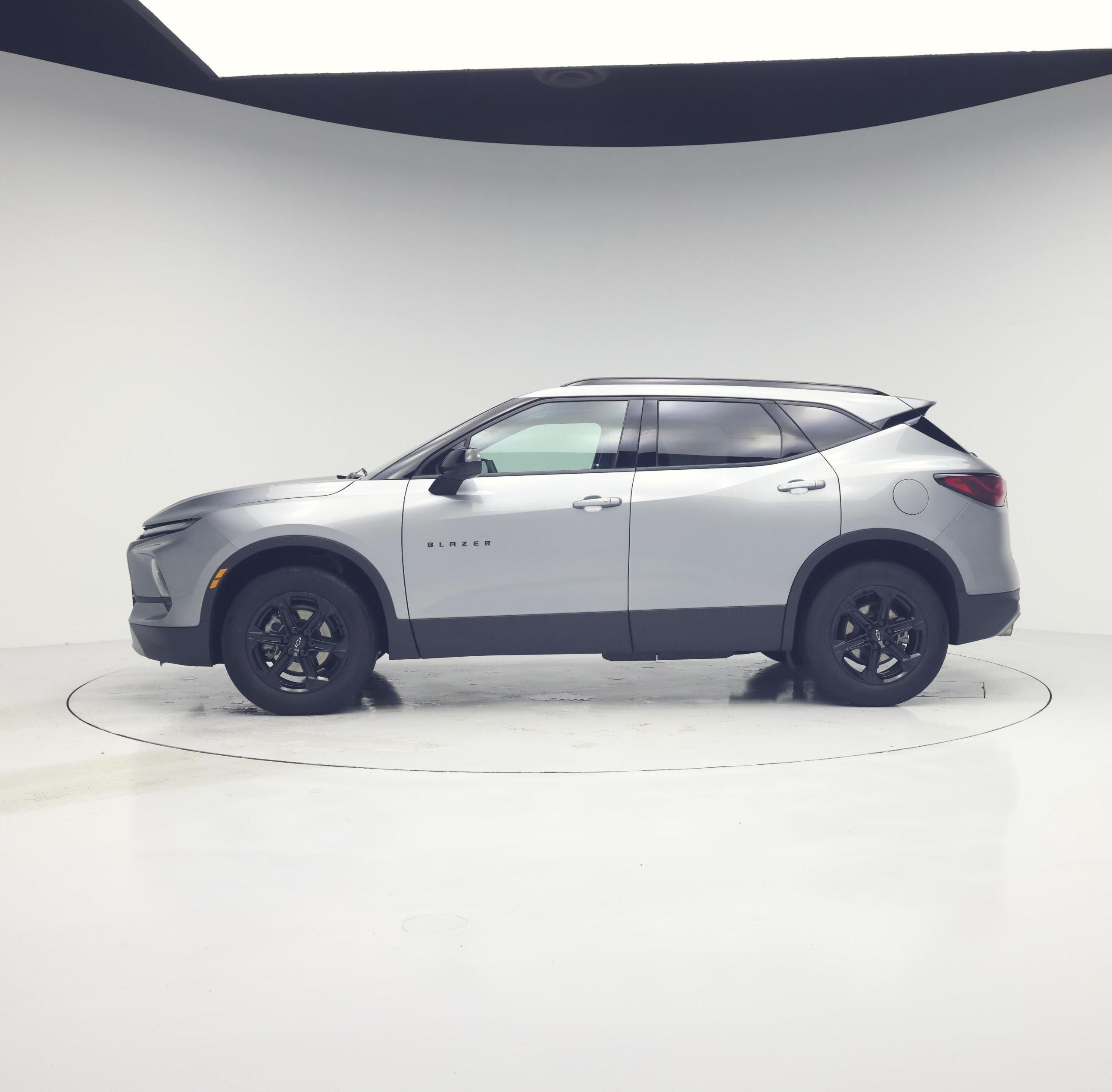 Thumbnail: 2023 Chevrolet Blazer - 3