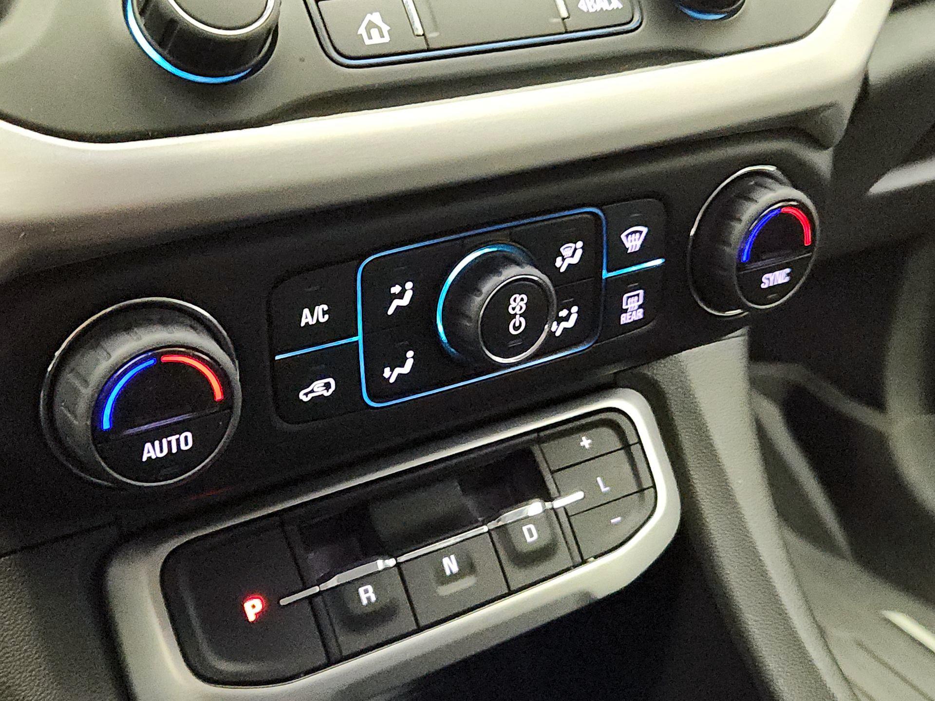 Thumbnail: 2023 GMC Acadia - 16