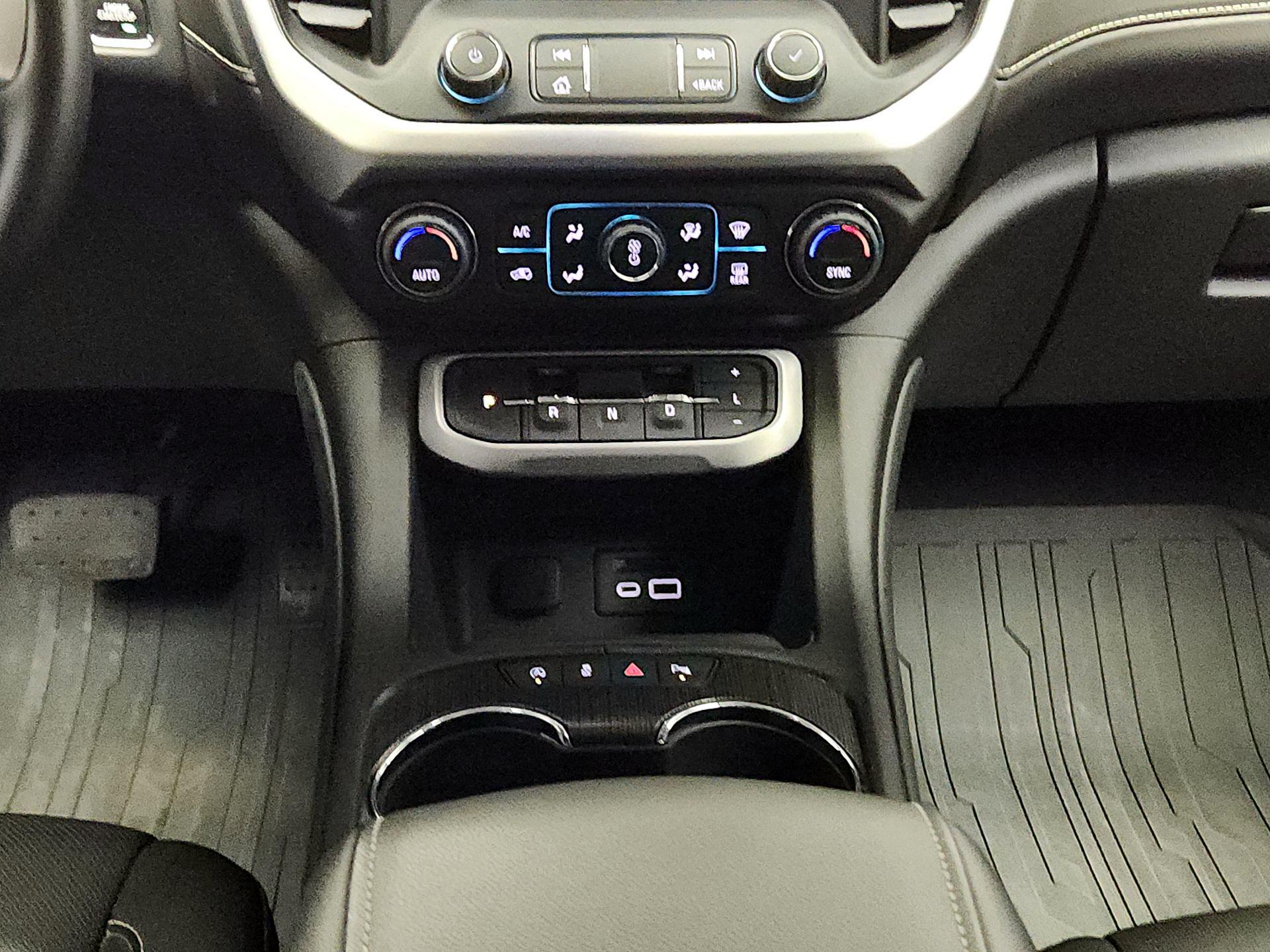 Thumbnail: 2023 GMC Acadia - 17