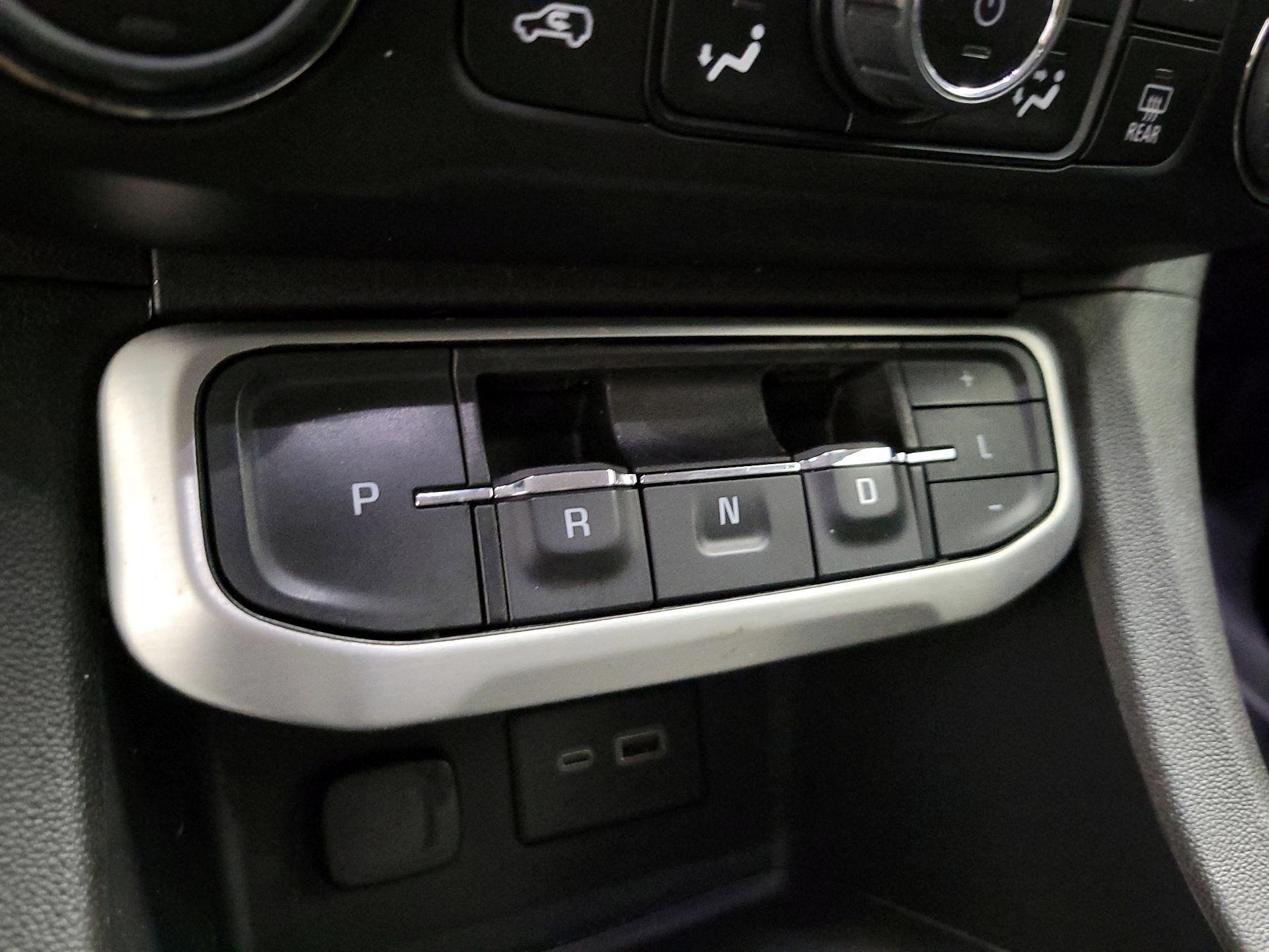 Thumbnail: 2023 GMC Acadia - 17