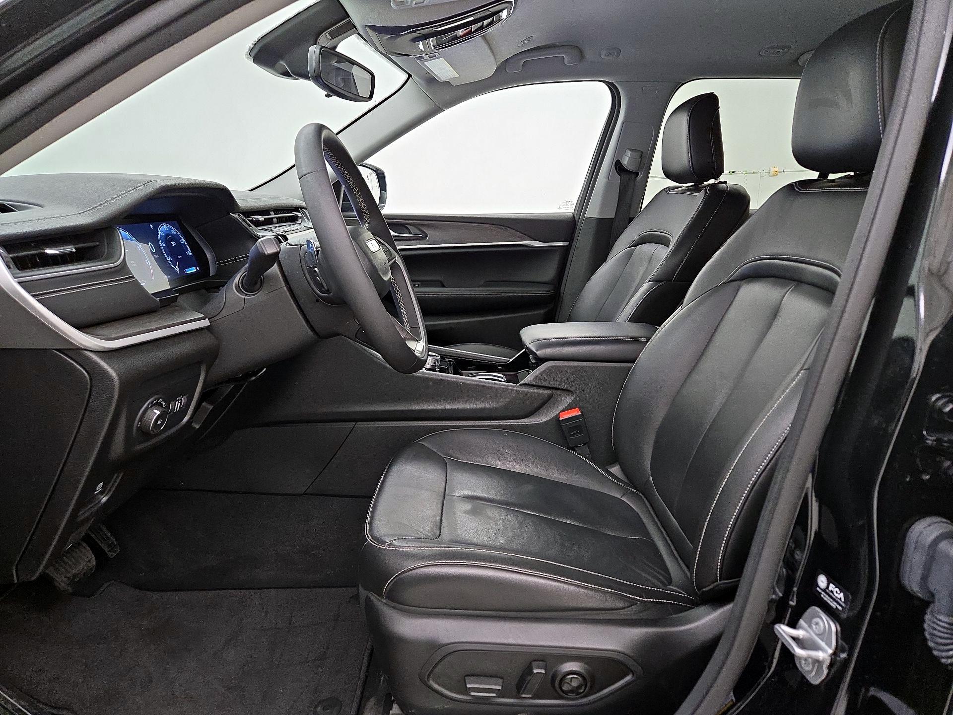 Thumbnail: 2023 Jeep Grand Cherokee - 11