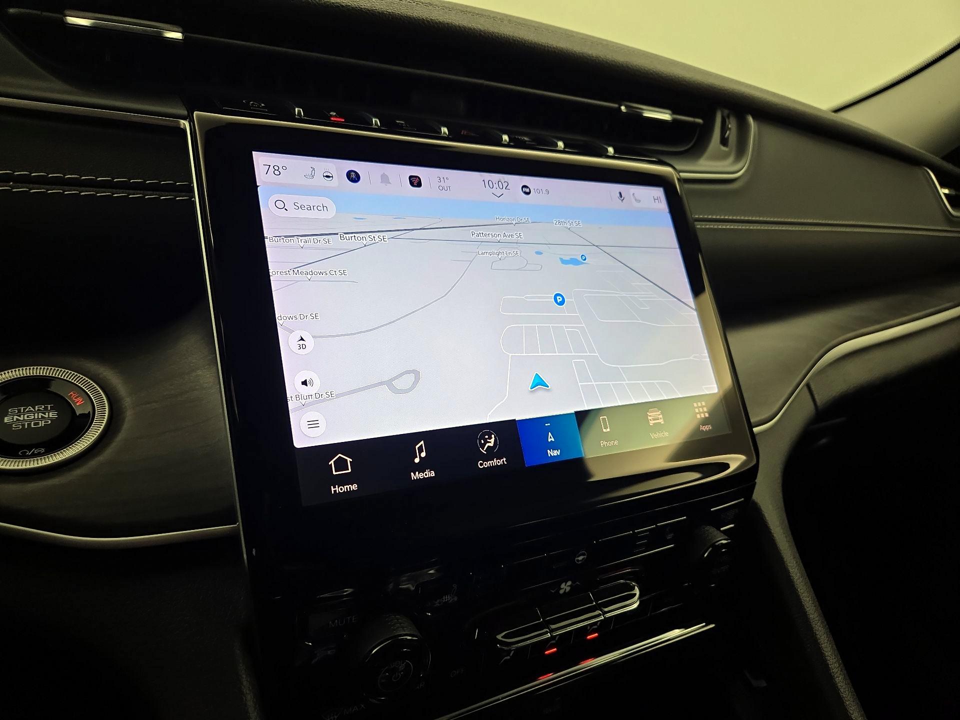 Thumbnail: 2023 Jeep Grand Cherokee - 14