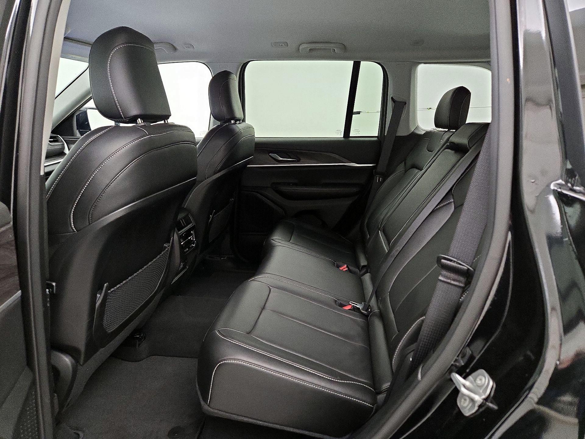 Thumbnail: 2023 Jeep Grand Cherokee - 20