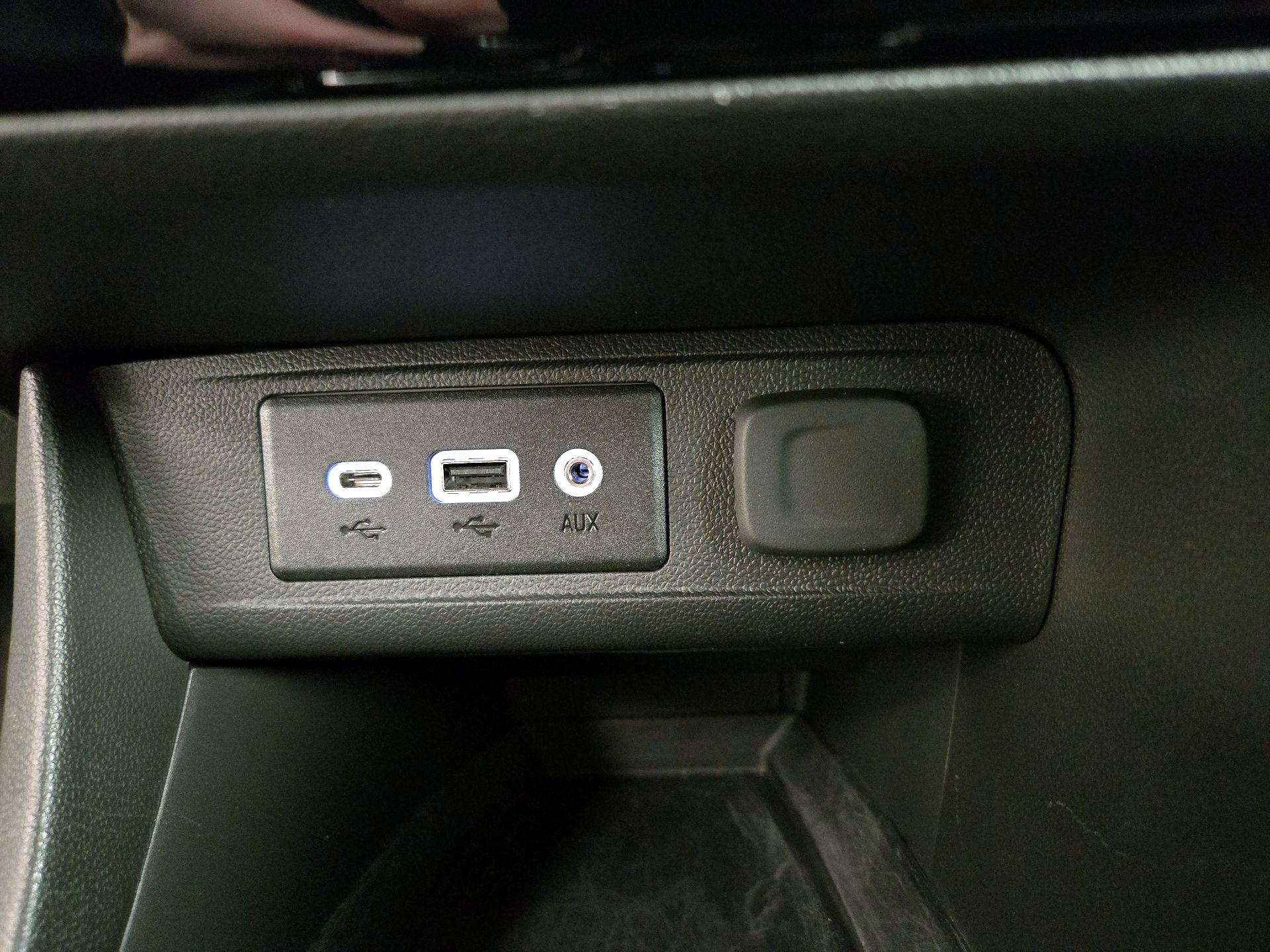 Thumbnail: 2023 Buick Encore GX - 18