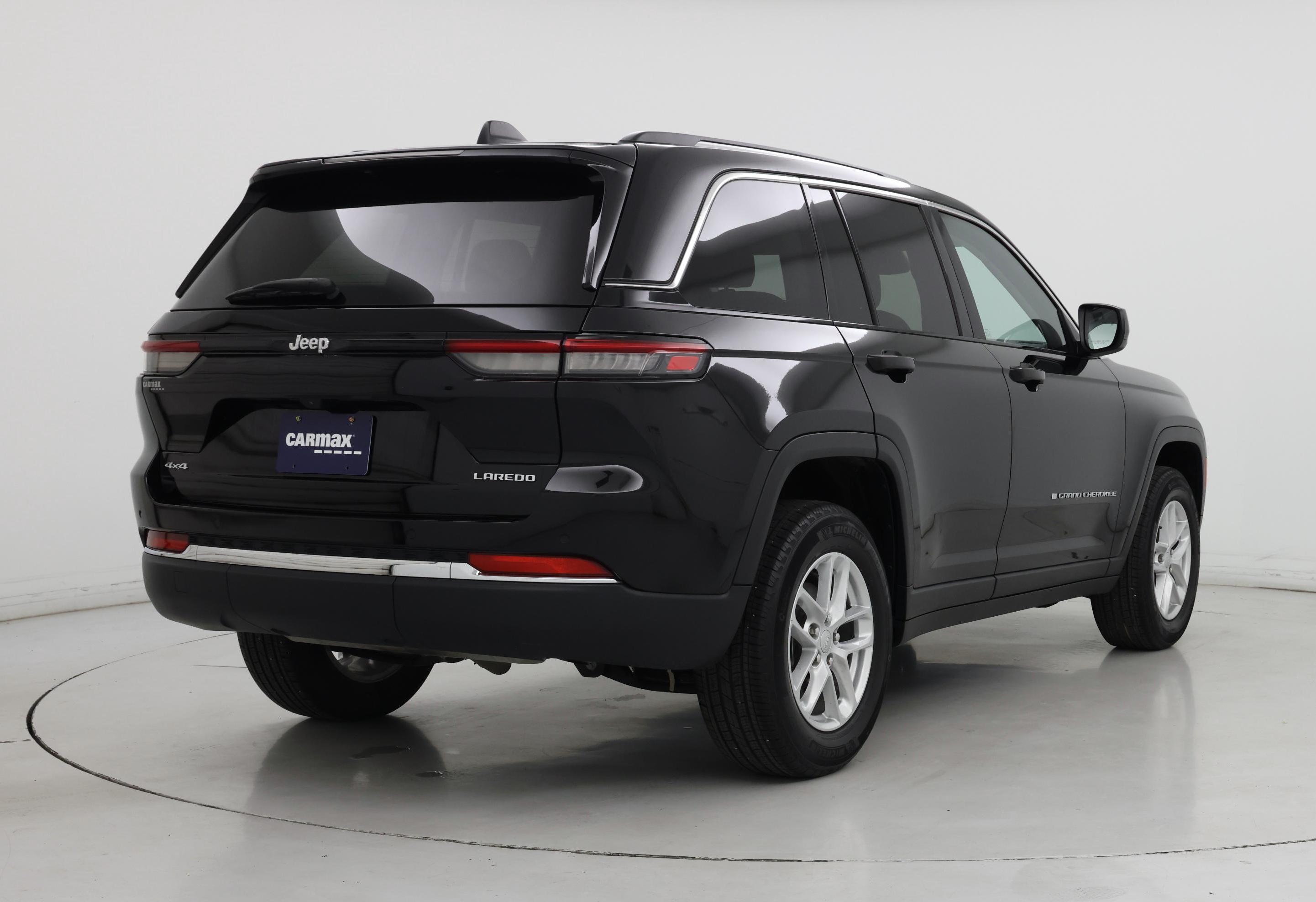 Thumbnail: 2023 Jeep Grand Cherokee - 8