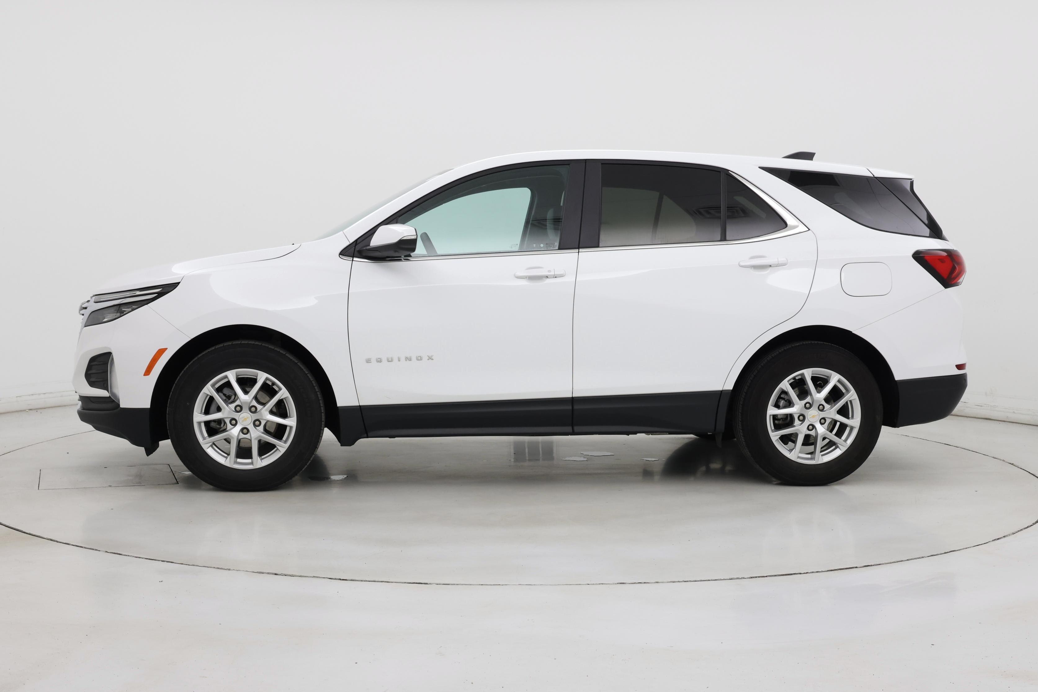 Thumbnail: 2023 Chevrolet Equinox - 3