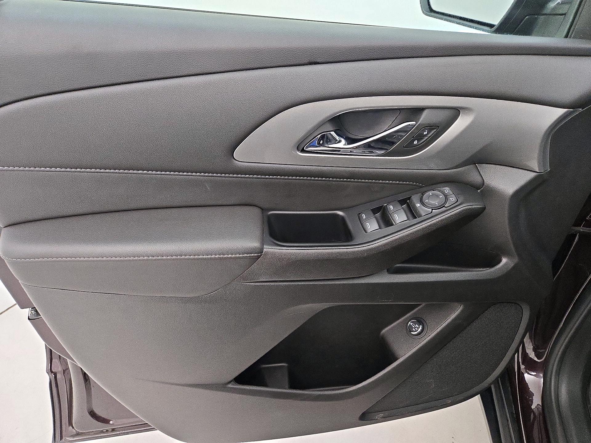 Thumbnail: 2023 Chevrolet Traverse - 12