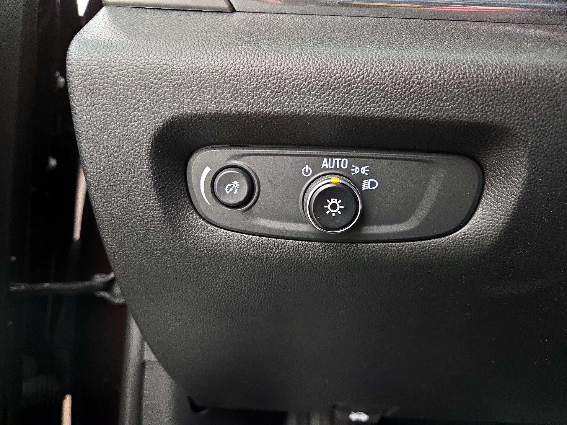 Thumbnail: 2023 Chevrolet Traverse - 13