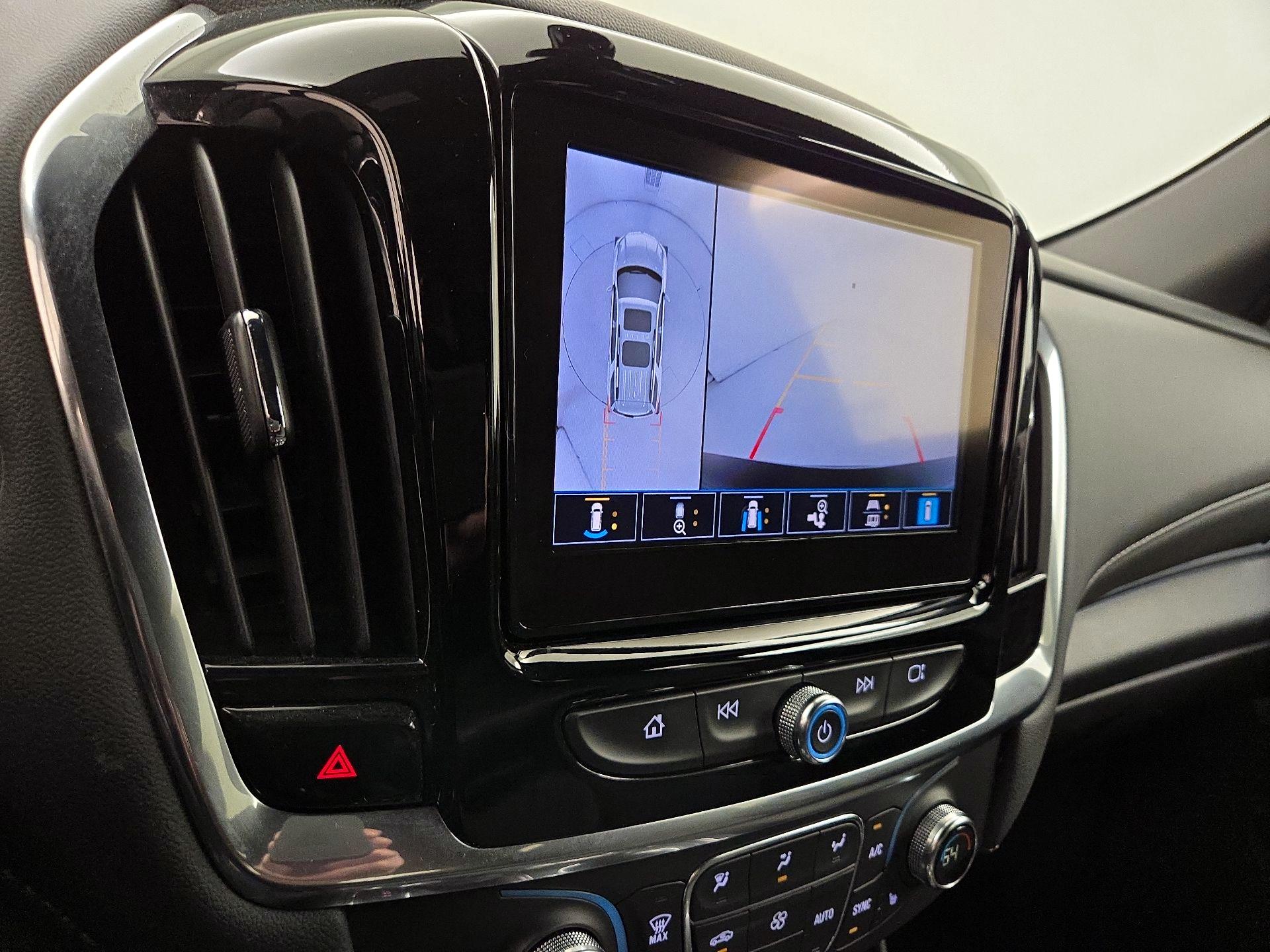 Thumbnail: 2023 Chevrolet Traverse - 14