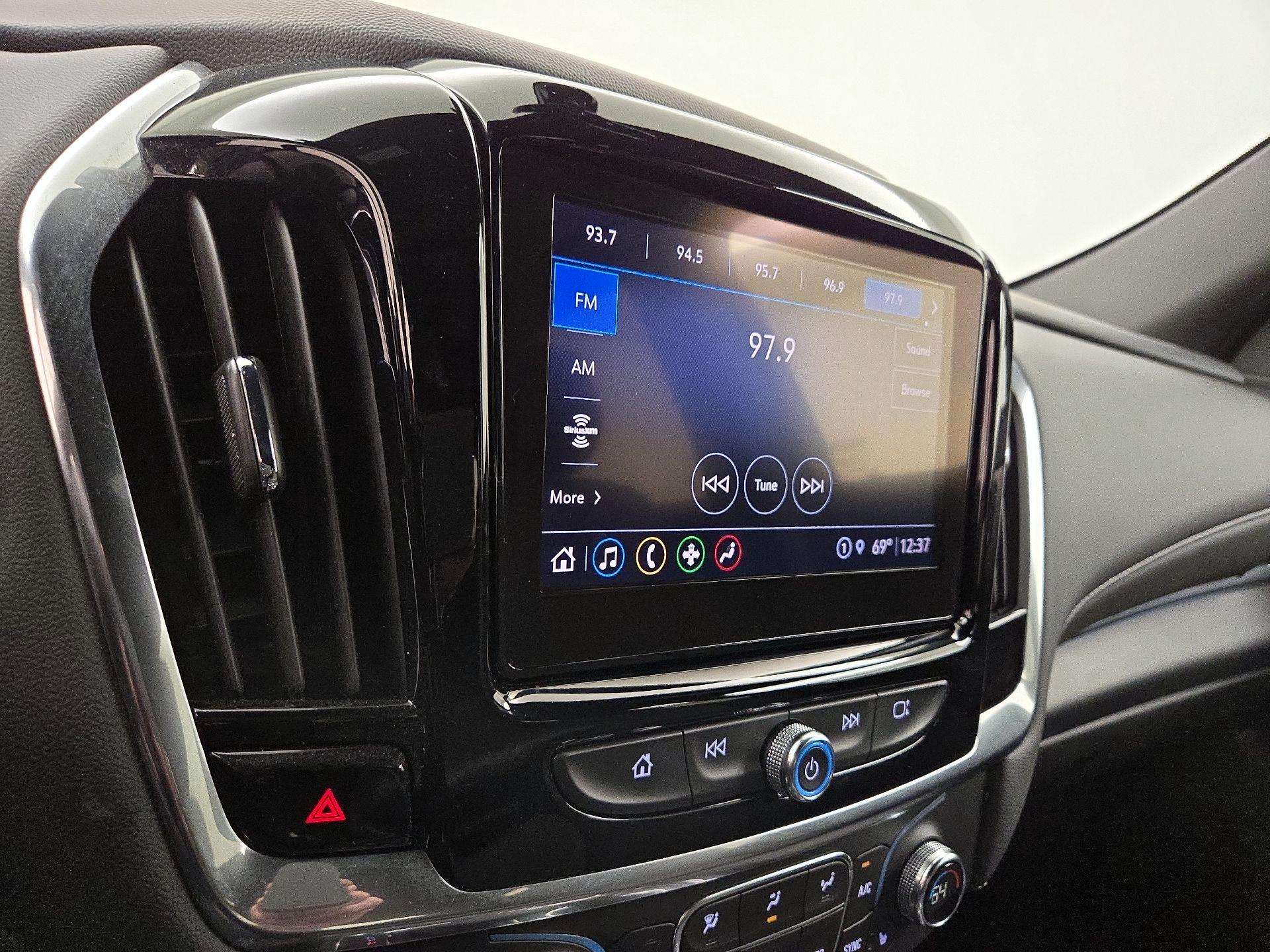 Thumbnail: 2023 Chevrolet Traverse - 15