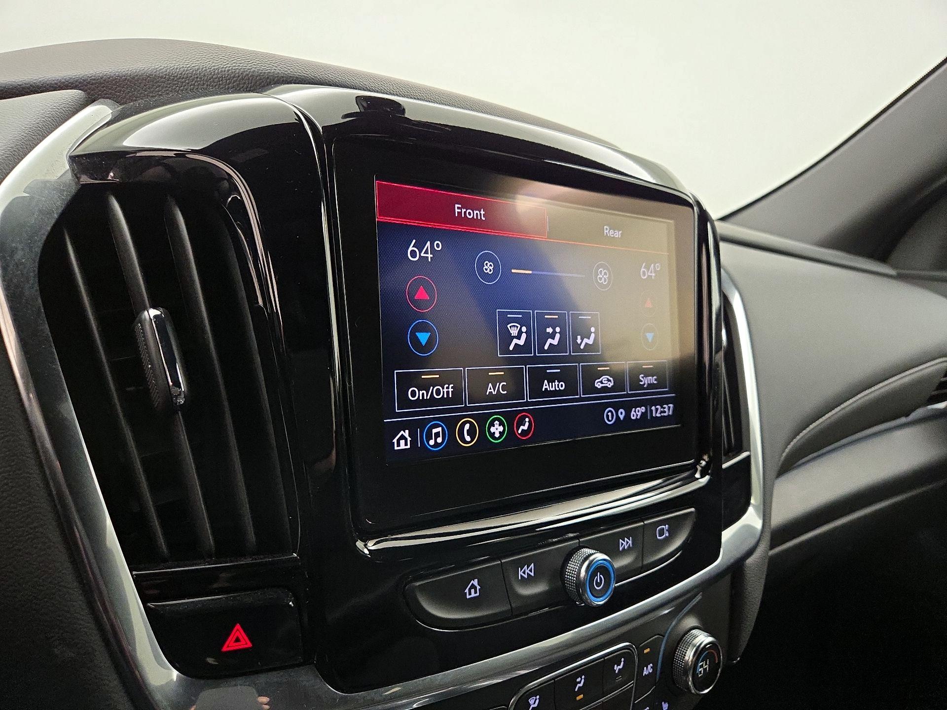 Thumbnail: 2023 Chevrolet Traverse - 16