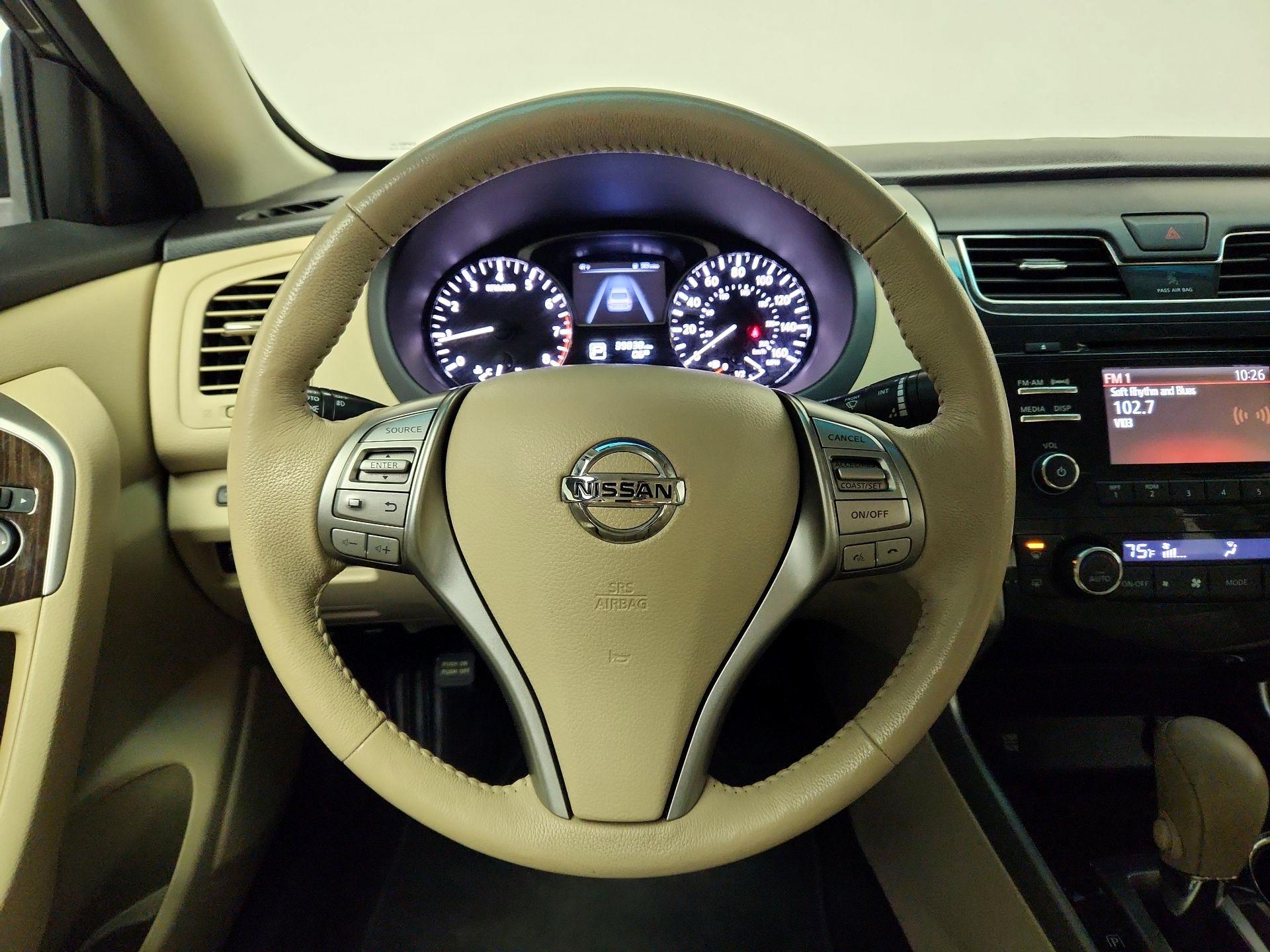 Thumbnail: 2015 Nissan Altima - 10