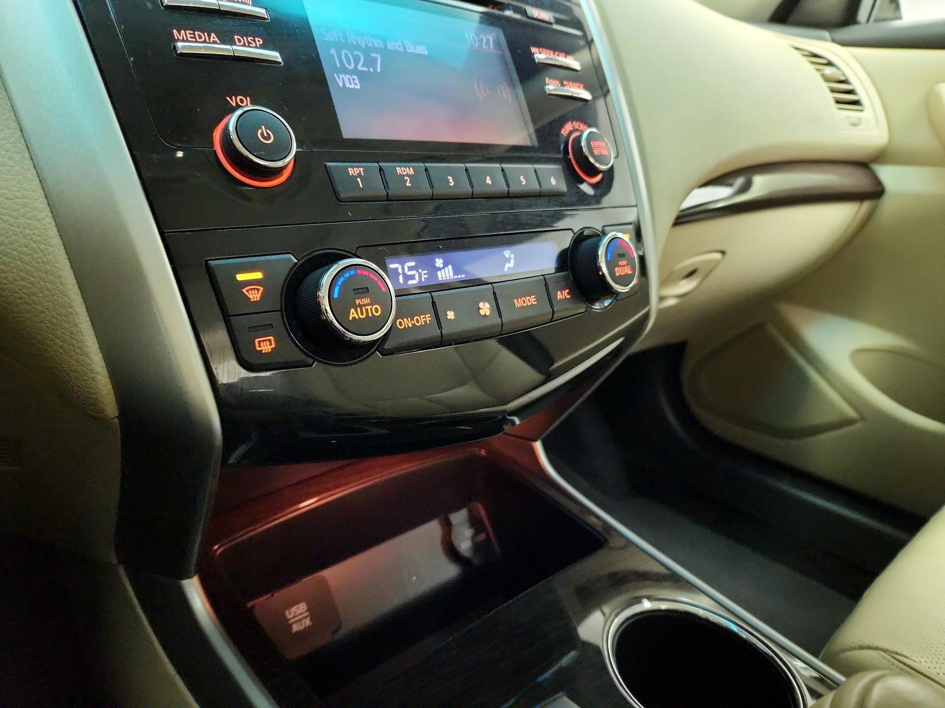 Thumbnail: 2015 Nissan Altima - 16